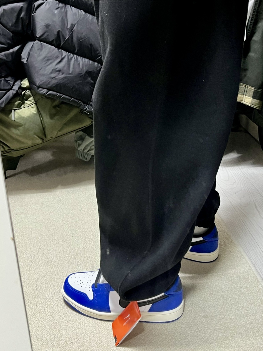 Jordan 1 Retro Low OG Game Royal, Undermycar Mu.03 Anti Fxxking Logo Play Oversized Sweat Jogger Black 착용 스타일 - 4