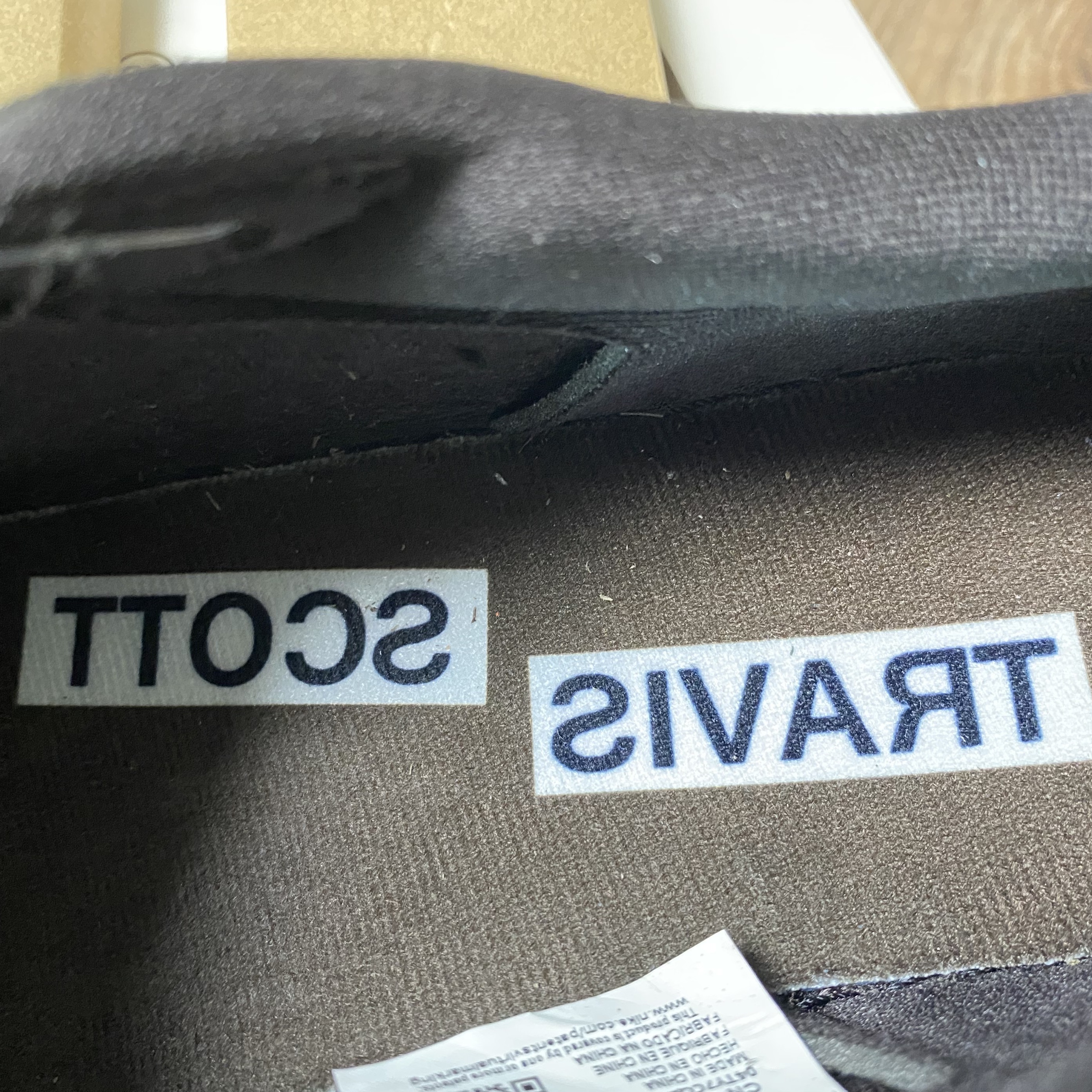 Jordan 1 x Travis Scott Retro Low OG SP Velvet Brown and Dark Mocha 착용 스타일 - 3