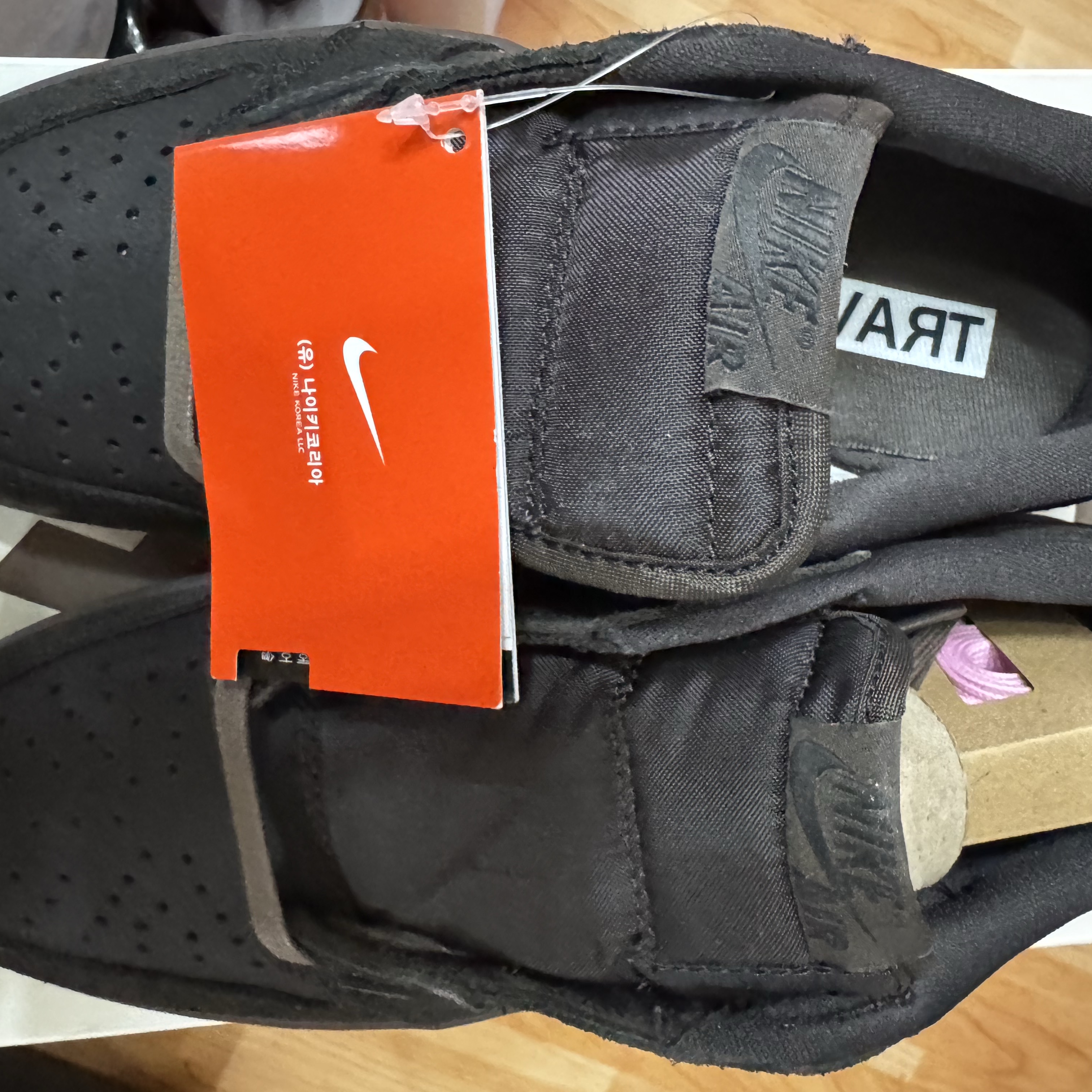 Jordan 1 x Travis Scott Retro Low OG SP Velvet Brown and Dark Mocha 착용 스타일 - 2