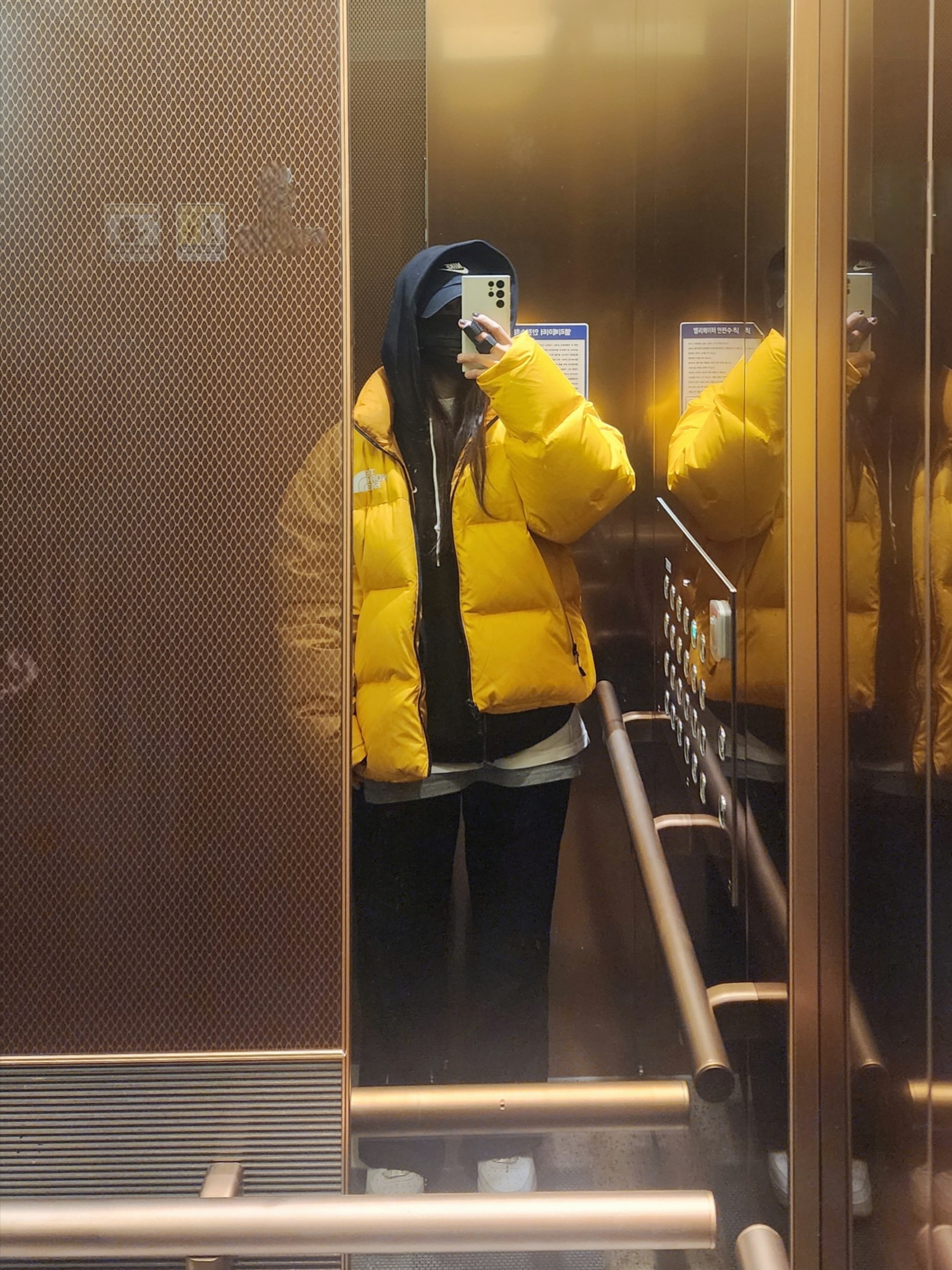 The North Face RMST Nuptse Jacket Summit Gold, Nike Heritage 86 Futura Washed Cap Black White 착용 스타일