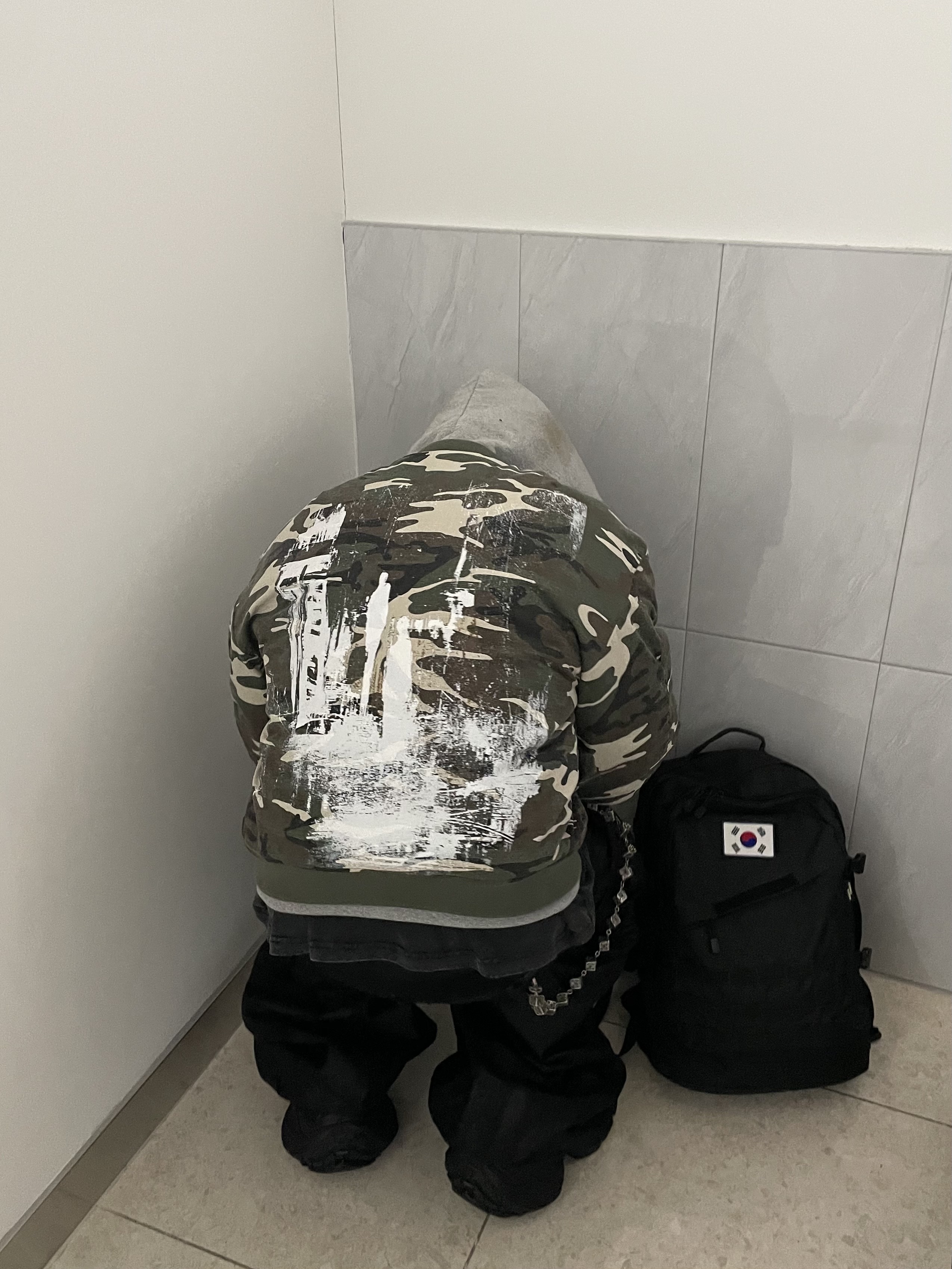 Awende Messiah Camo Bomber Jacket, Balenciaga 10XL Sneakers Black 착용 스타일 - 2