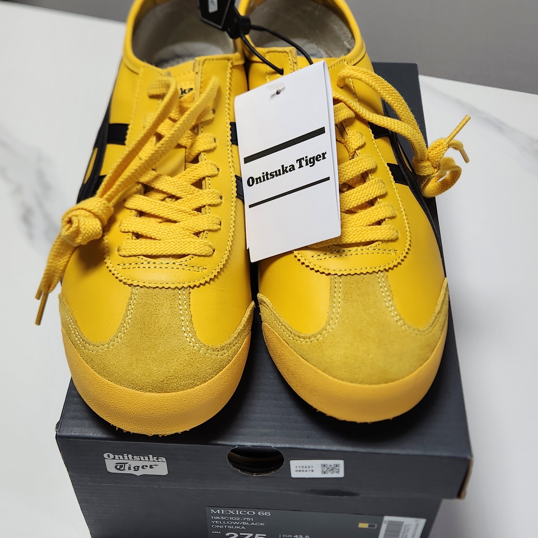 Onitsuka Tiger Mexico 66 Yellow Black 착용 스타일 - 1
