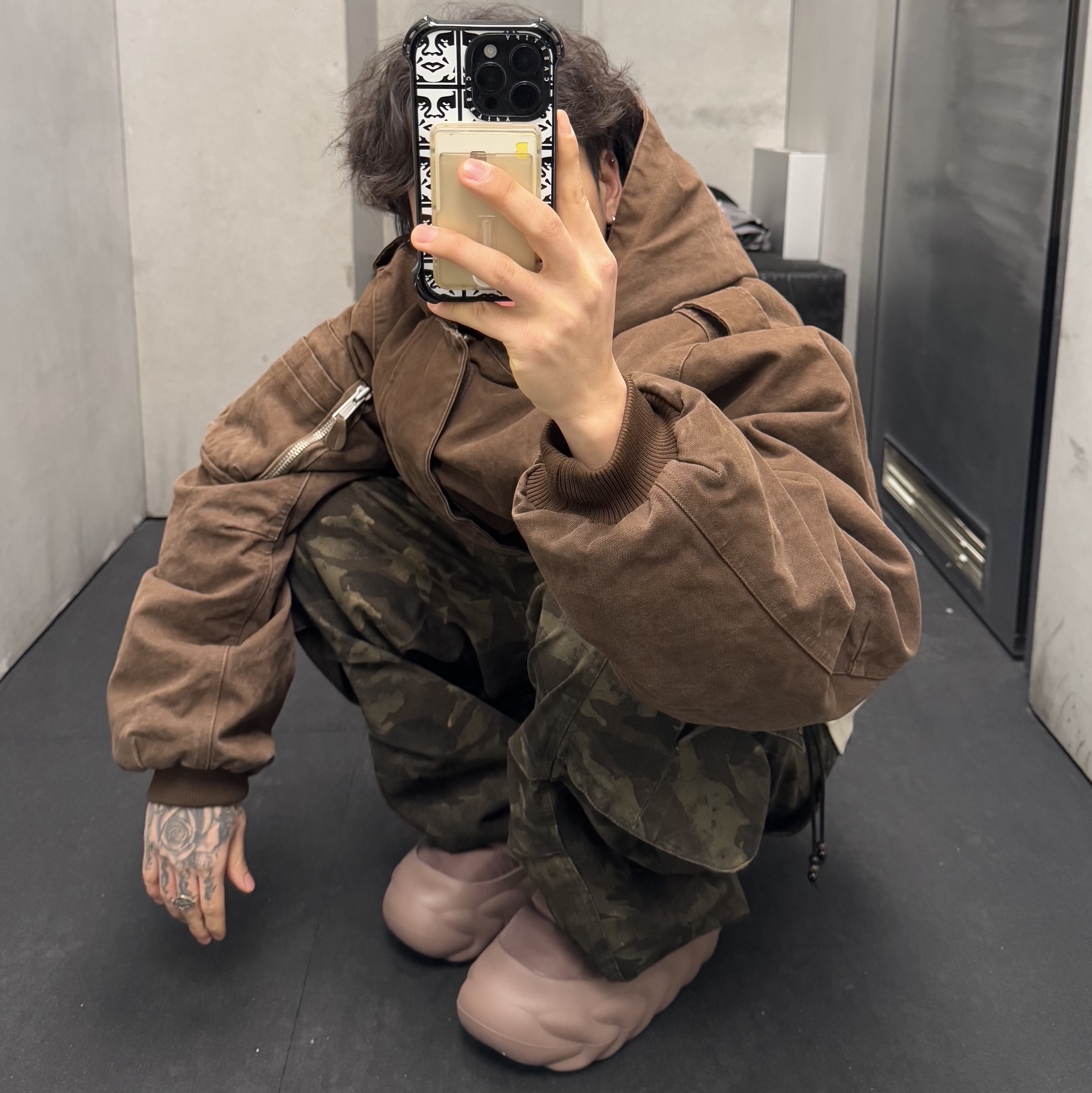 Entire Studios W2 Bomber Military Mud 착용 스타일 - 3
