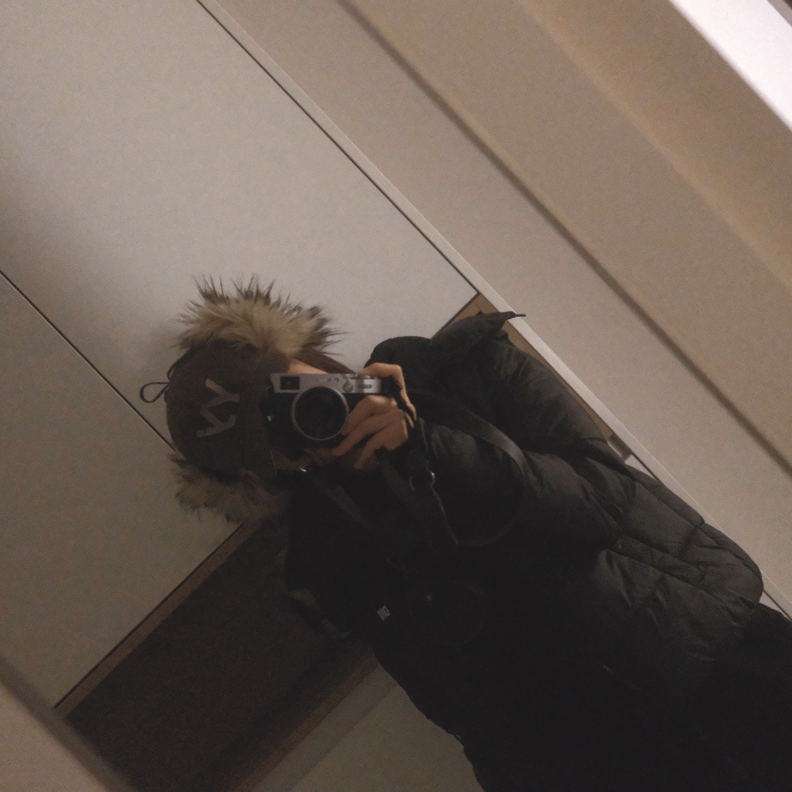 Open Yy Faux Fur Corduroy Earflap Cap Khaki 착용 스타일