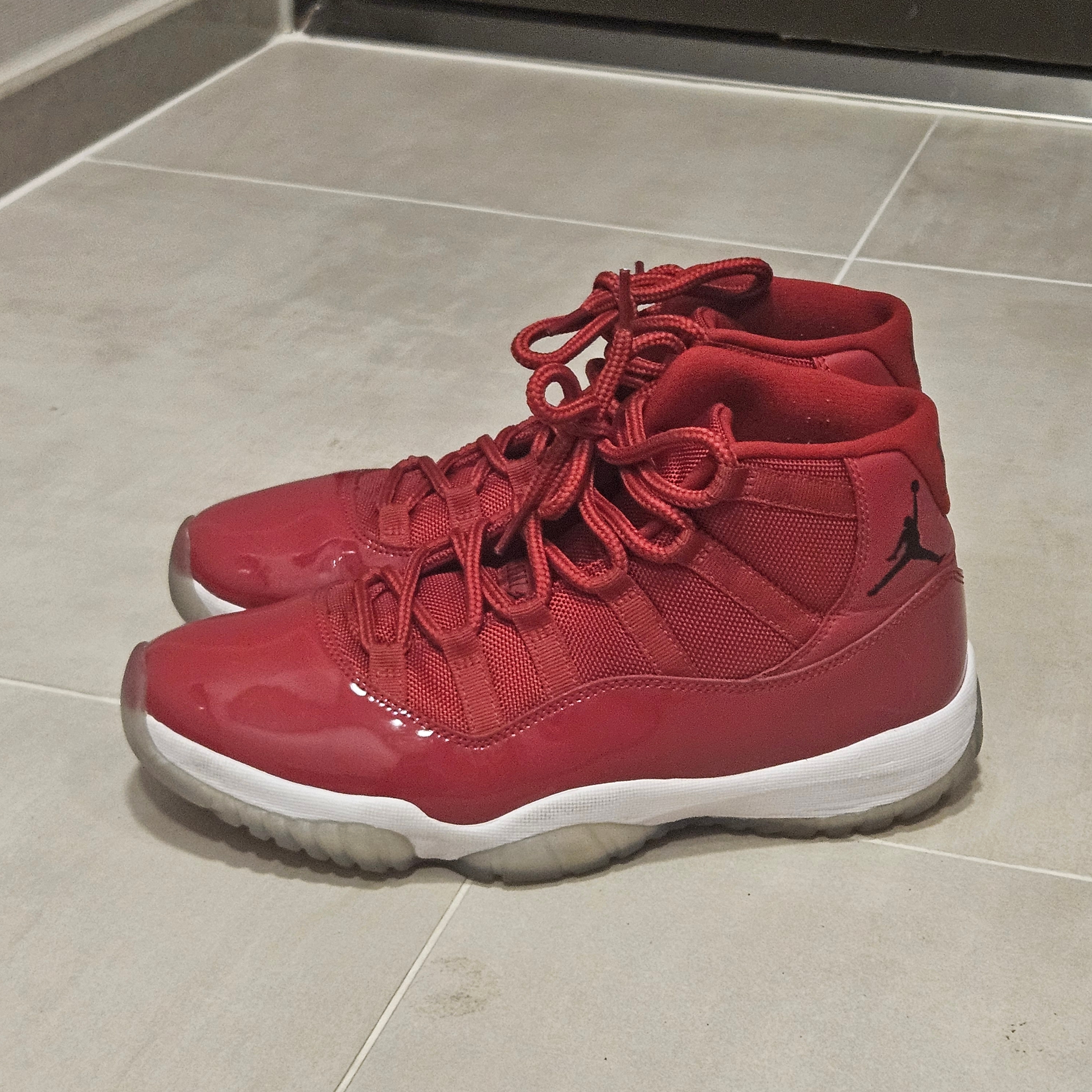 Jordan 11 Retro Win Like 96 Gym Red 착용 스타일