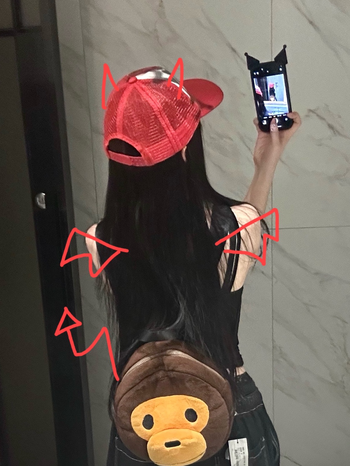 BAPE Baby Milo Plush Backpack Brown 착용 스타일