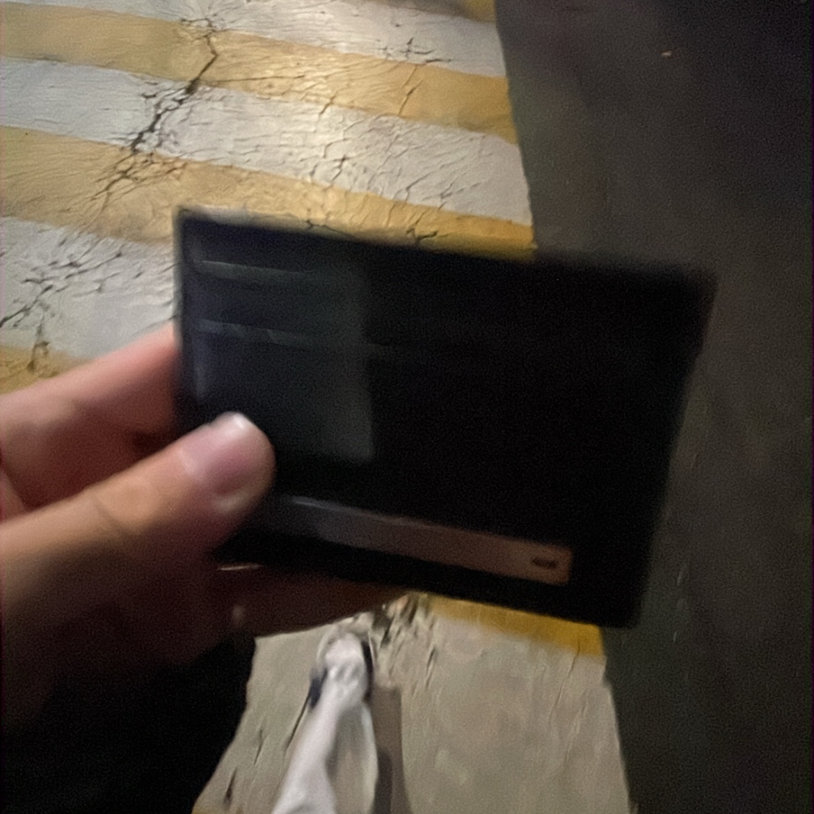 Matin Kim Vintage Card Wallet Black 착용 스타일