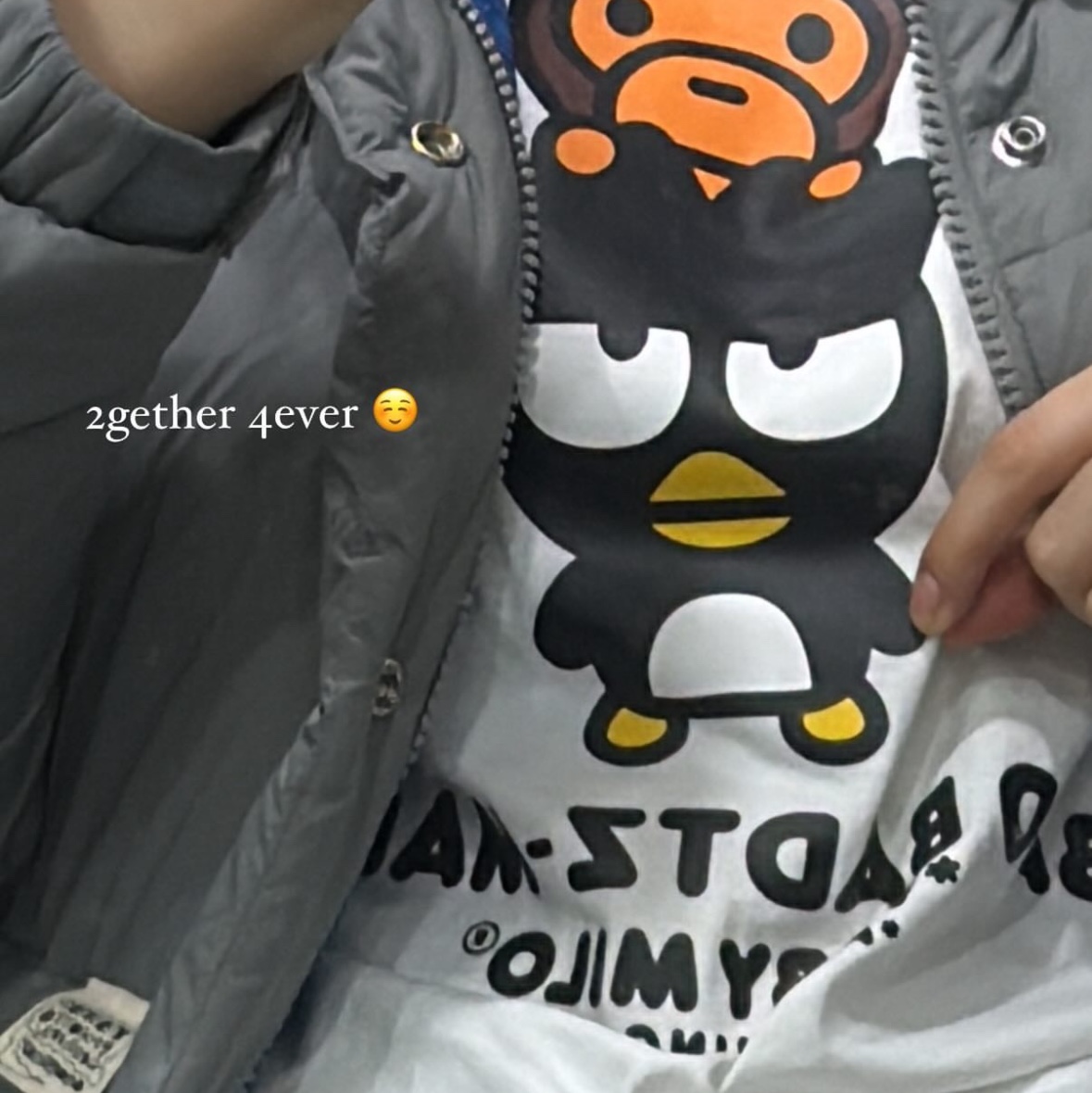 BAPE Baby Milo x Bad Badtz-Maru T-Shirt White 착용 스타일 - 2