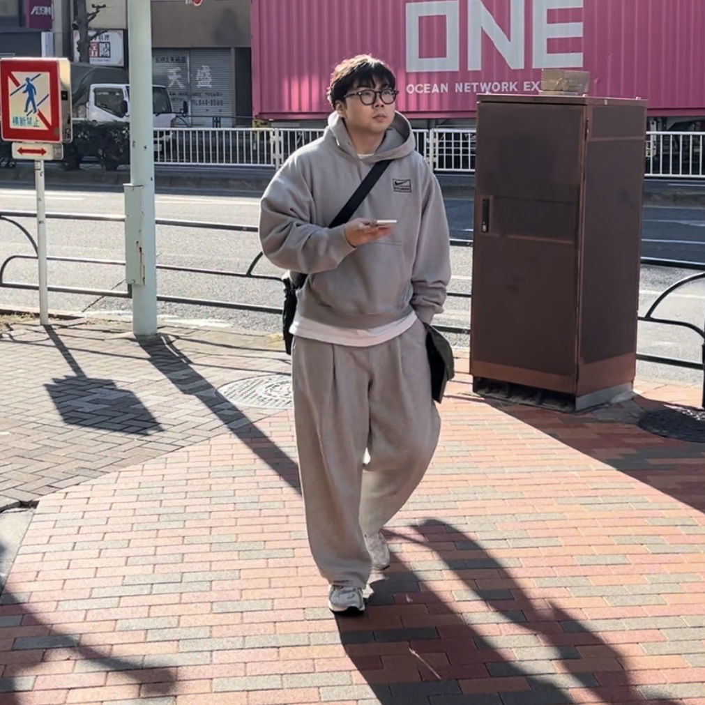 Nike x Stussy NRG RA Pullover Hoodie Dark Grey Heather (DJ9488-063) 착용 스타일