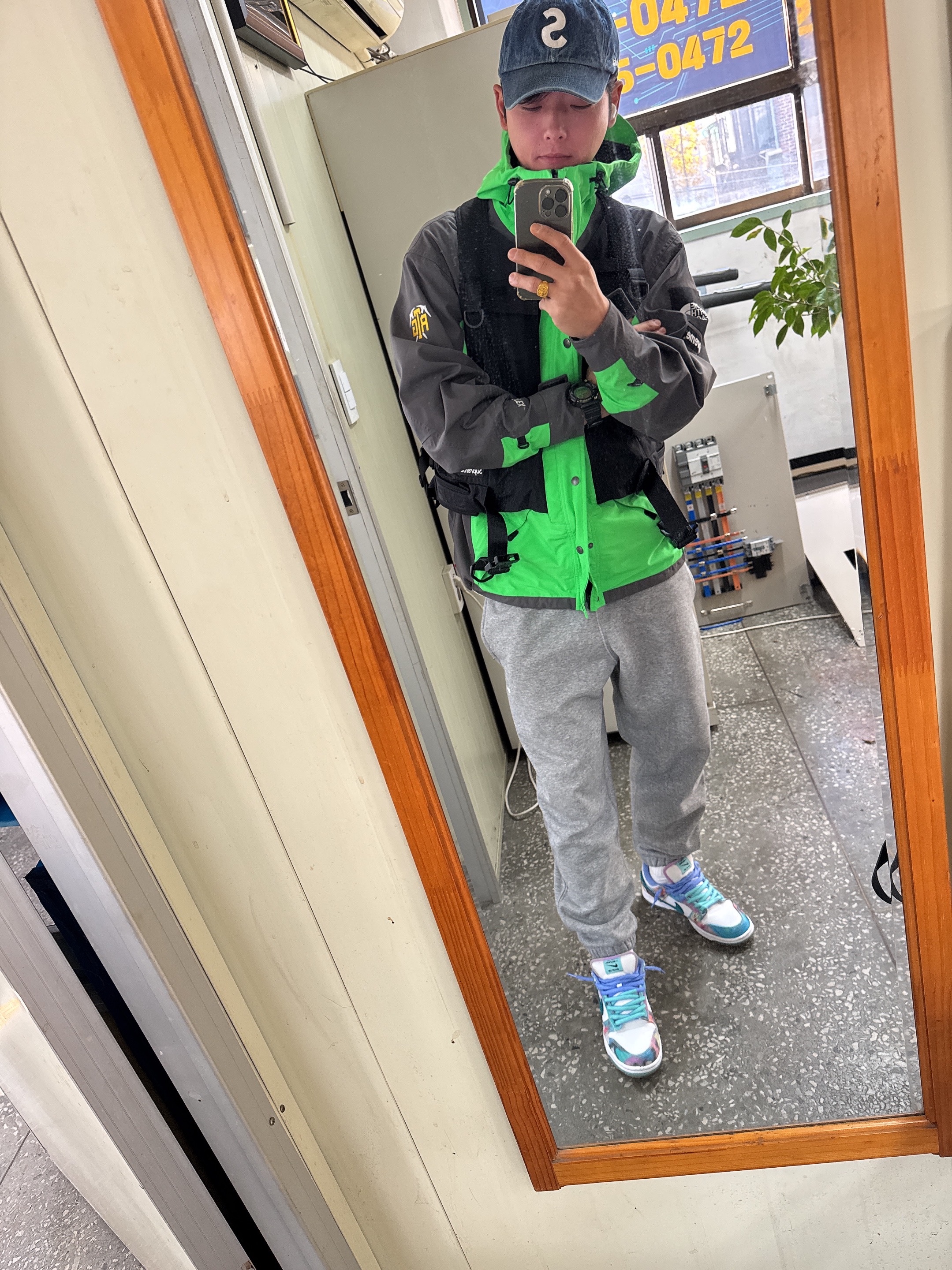 Supreme x The North Face RTG Jacket + Vest Green - 20SS, Nike NRG Solo Swoosh Fleece Pants Dark Grey Heather - Asia 착용 스타일 - 1