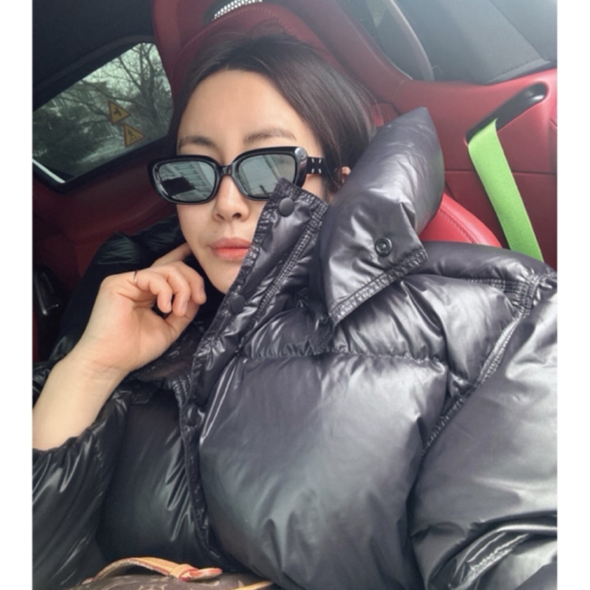 Gentle Monster x Maison Margiela MM106 Black Black 착용 스타일