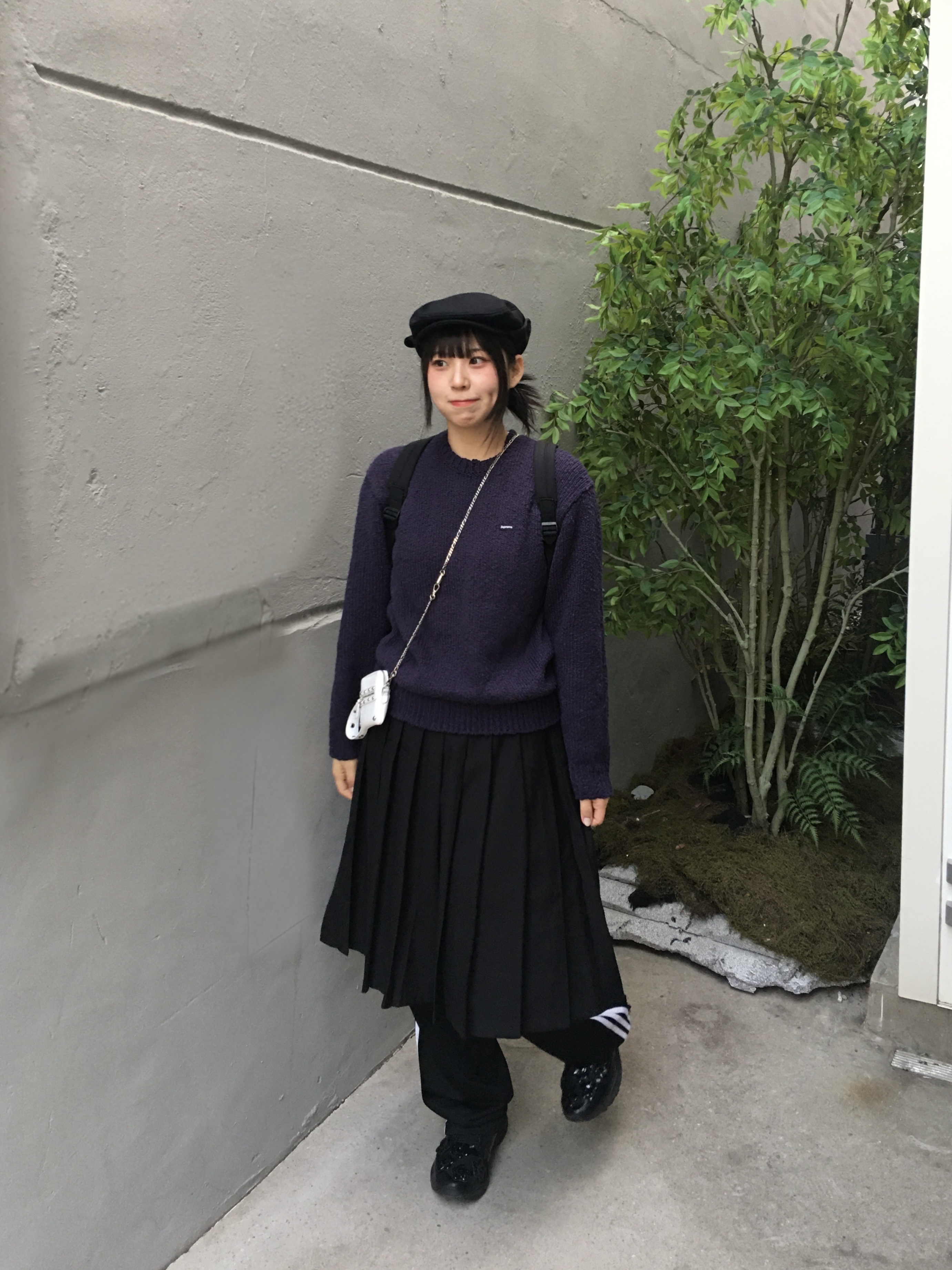 (W) Adidas Originals Firebird Loose Track Pants Black - KR Sizing, Supreme Boucle Small Box Sweater Navy - 24SS 착용 스타일 - 3