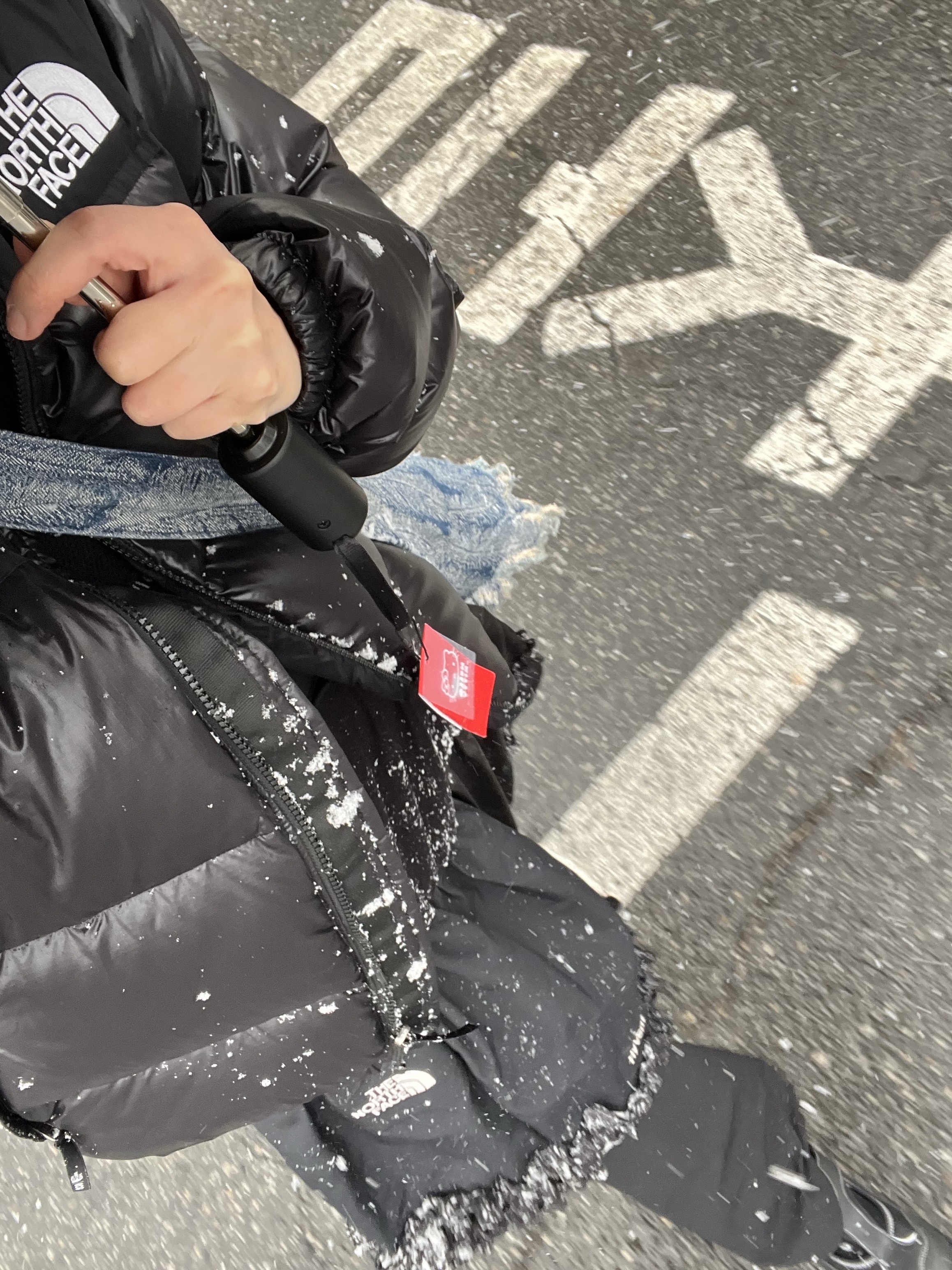 The North Face 1996 Eco Nuptse Jacket Real Black, Kapital 12 oz. Magpie Denim Medicine Bag Large Indigo Light Color 착용 스타일 - 3