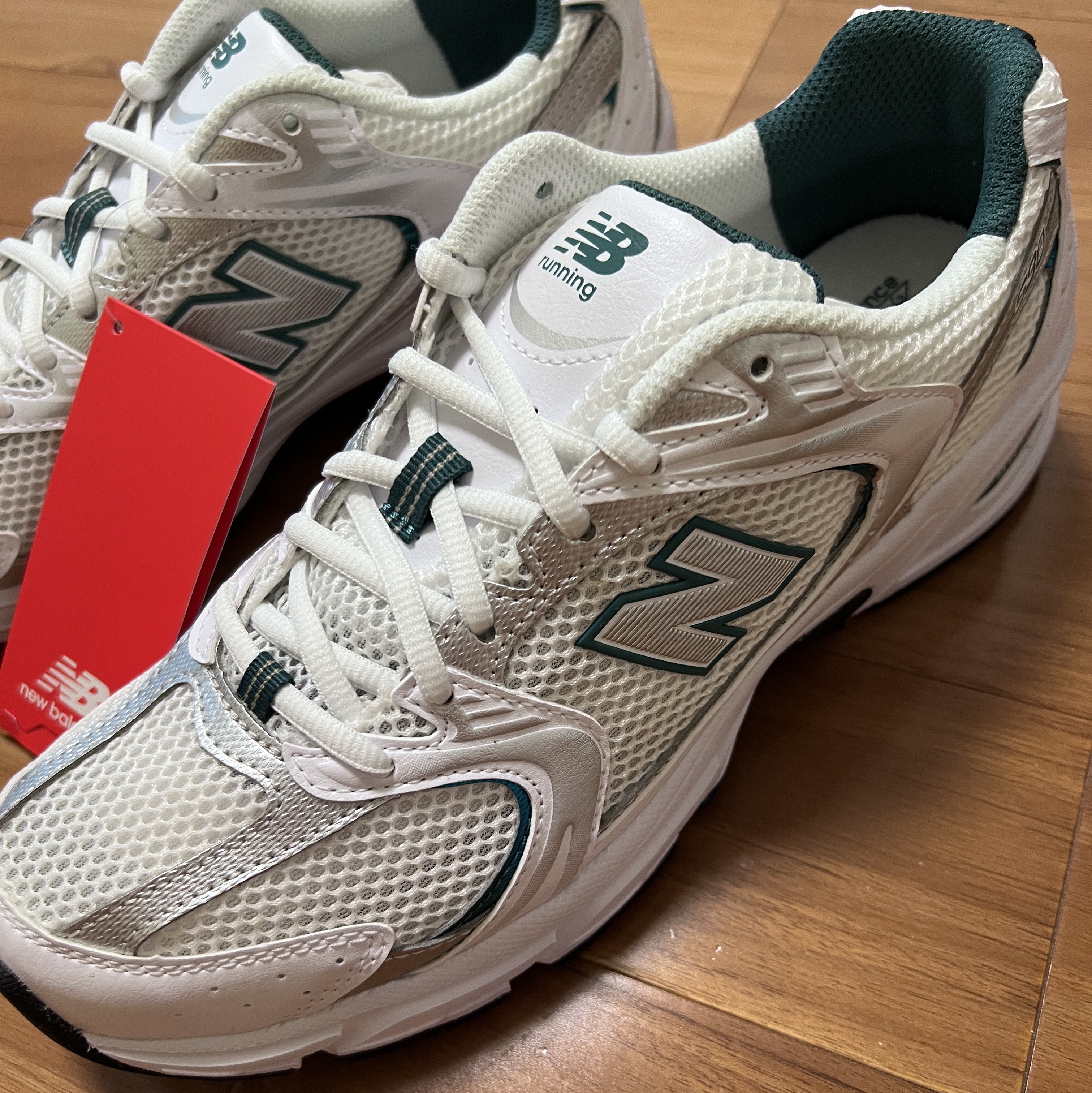 New Balance 530 White Mint 착용 스타일