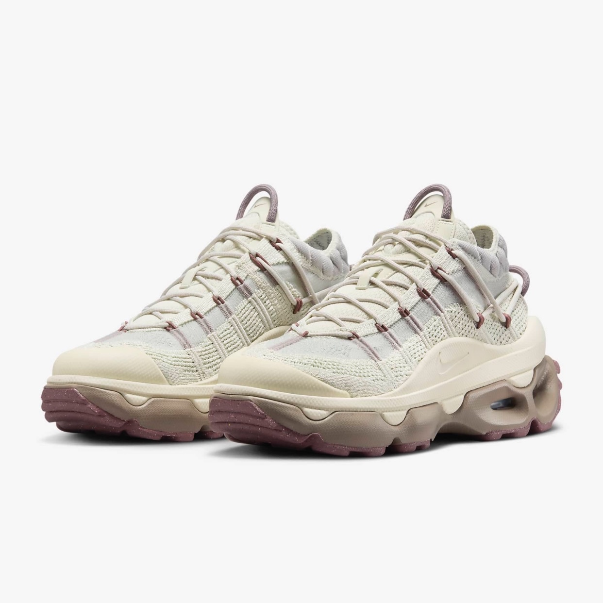 (W) Nike Air Max Flyknit Venture Sea Glass Fossil, (W) Nike Air Max Flyknit Venture Black Velvet Brown 착용 스타일 - 2