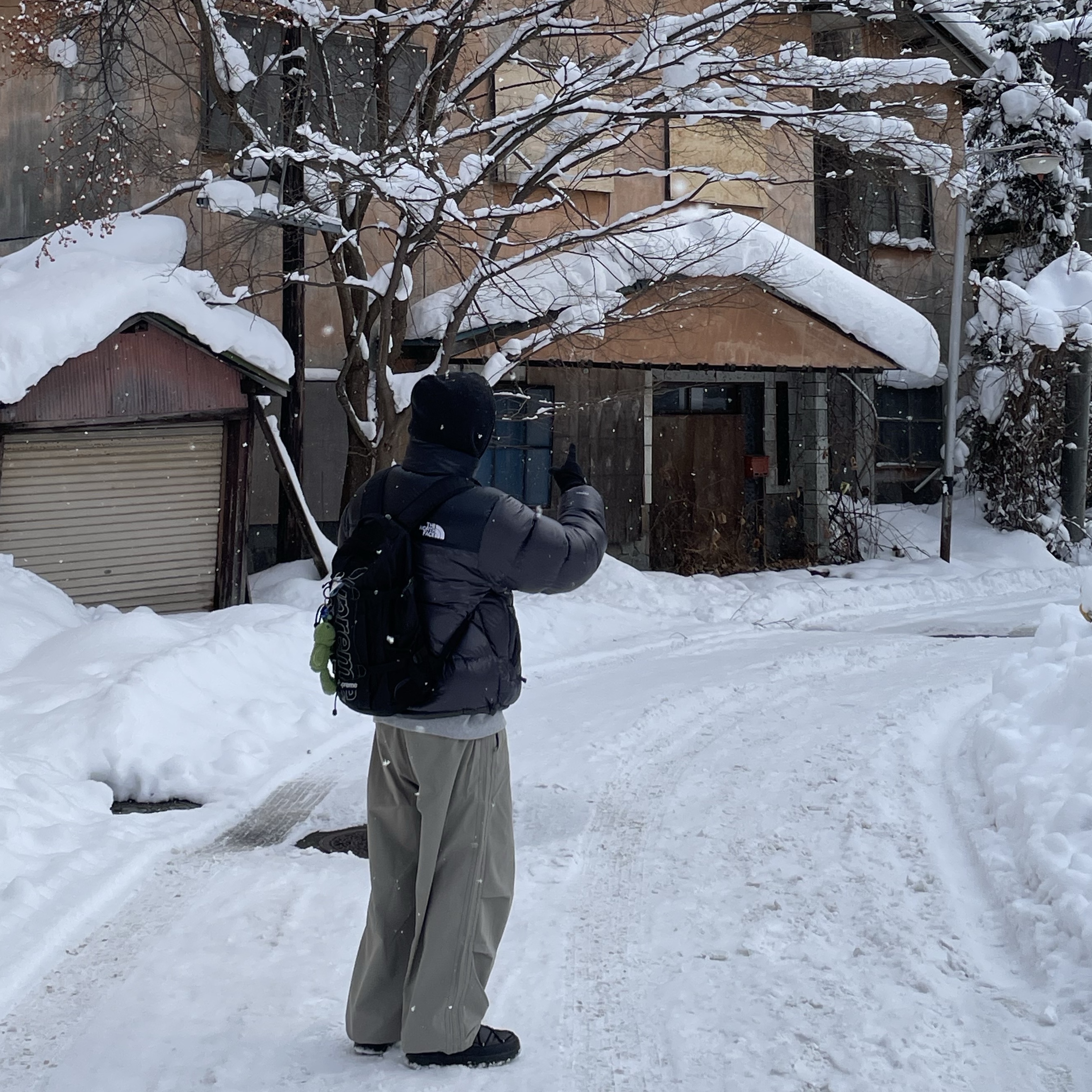 Supreme Backpack Black - 18FW, The North Face Quantum Nuptse RDS Down Jacket Silver Gray 착용 스타일 - 2