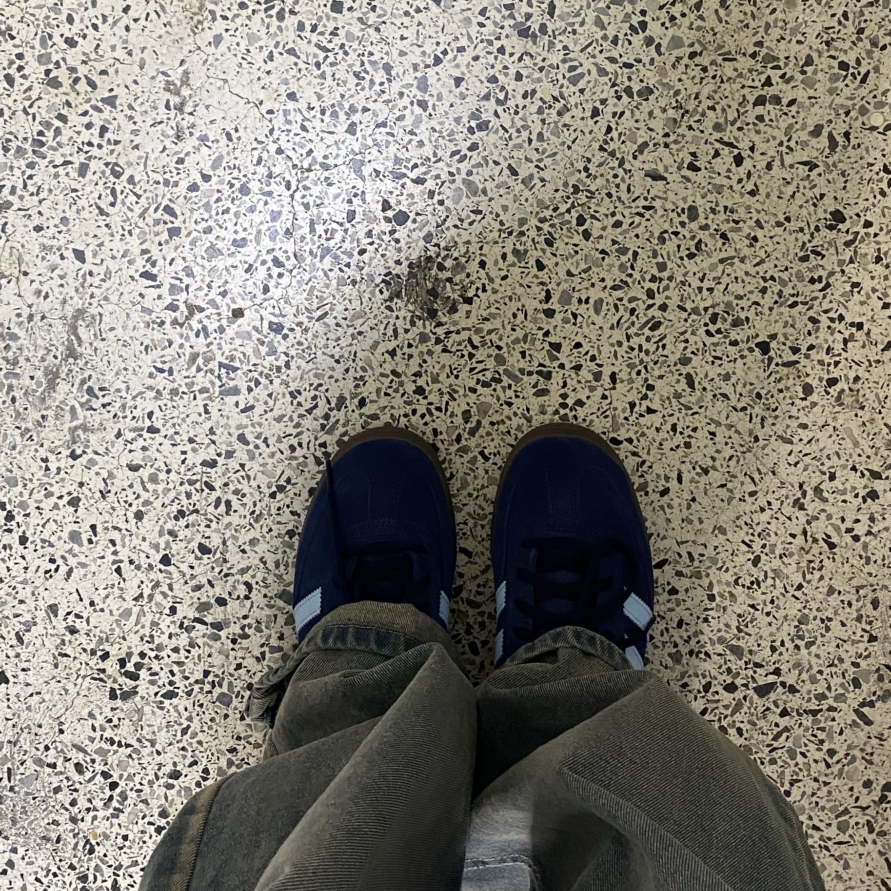 Adidas Spezial Handball Collegiate Navy 착용 스타일