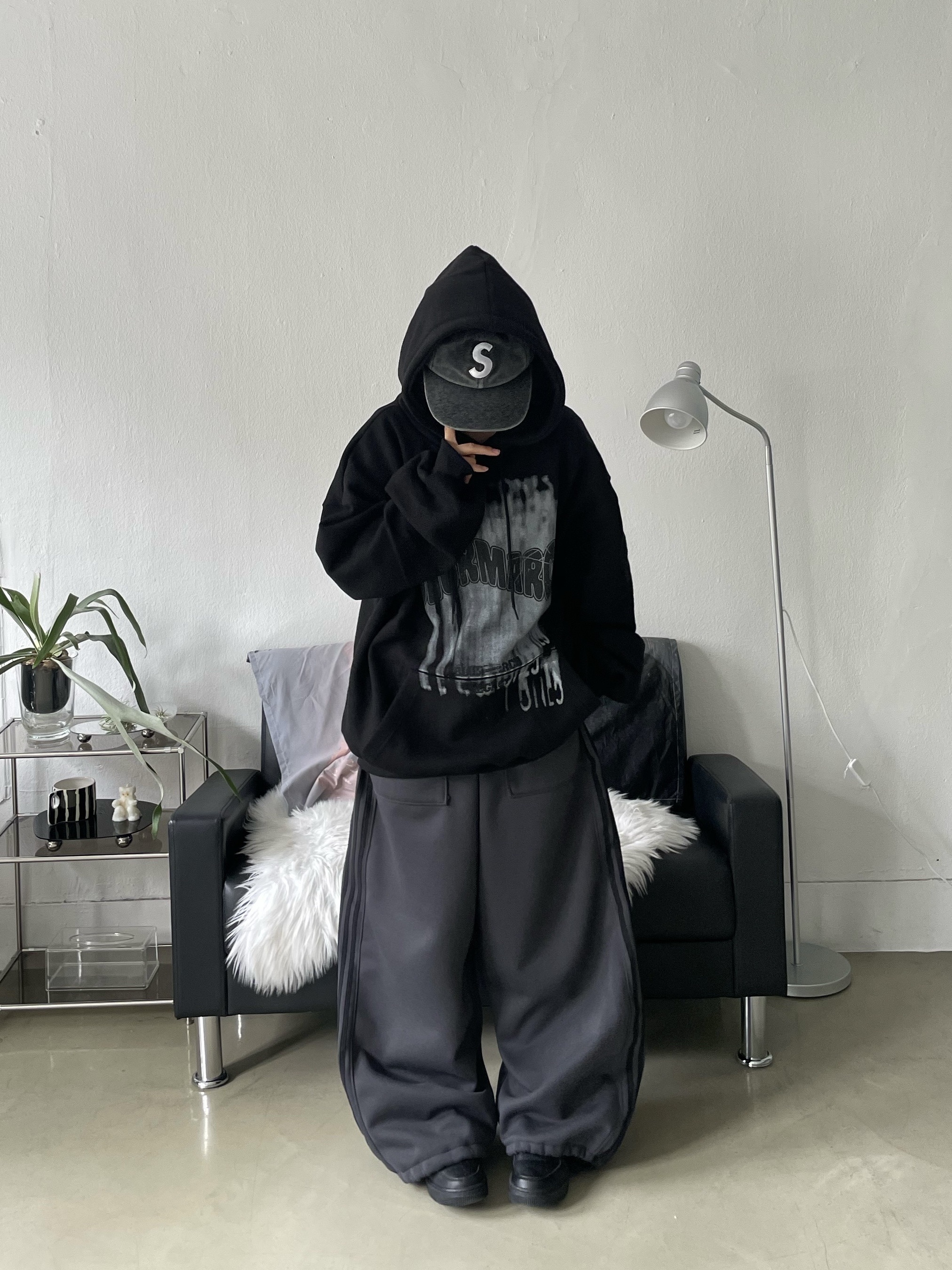 (W) Nike Air Force 1 '07 Low Triple Black, Supreme Pigment Canvas S Logo 6-Panel Black - 23SS 착용 스타일 - 4