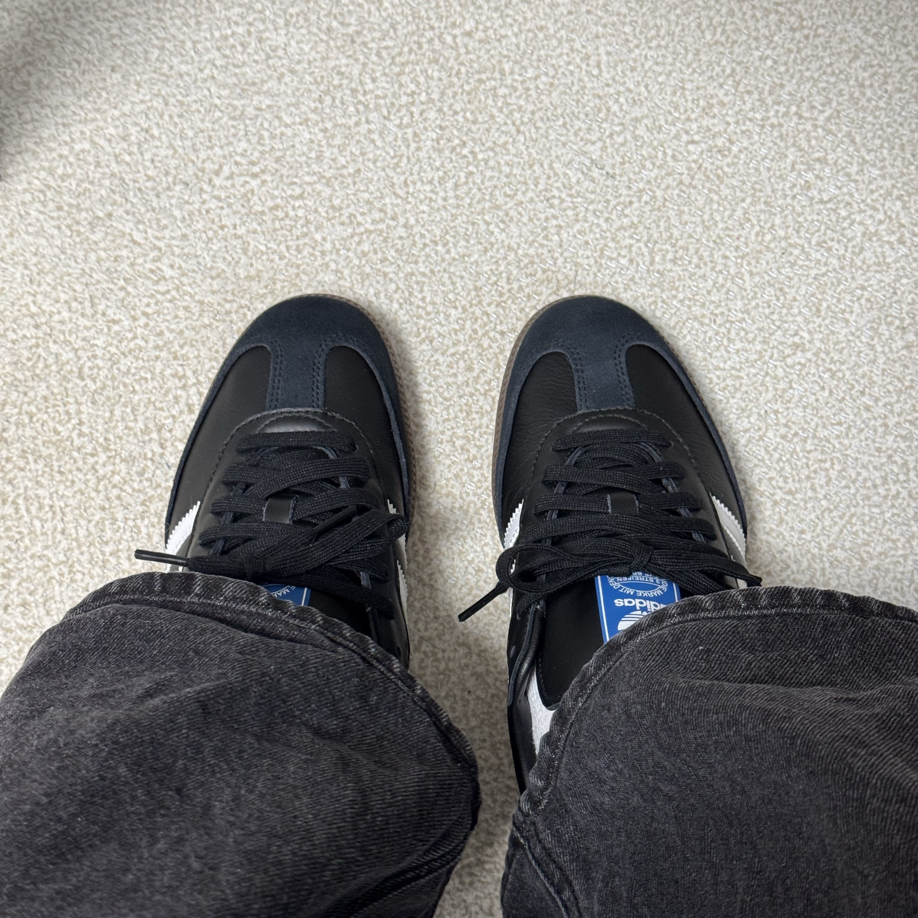 Adidas Samba OG Black White Gum 착용 스타일