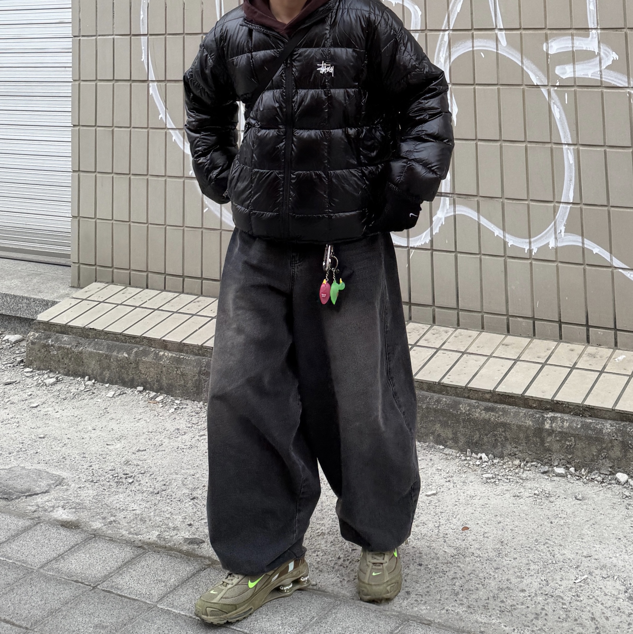 Stussy Midweight Puffer Black, Nike x Supreme Shox Ride 2 SP Neutral Olive 착용 스타일 - 3