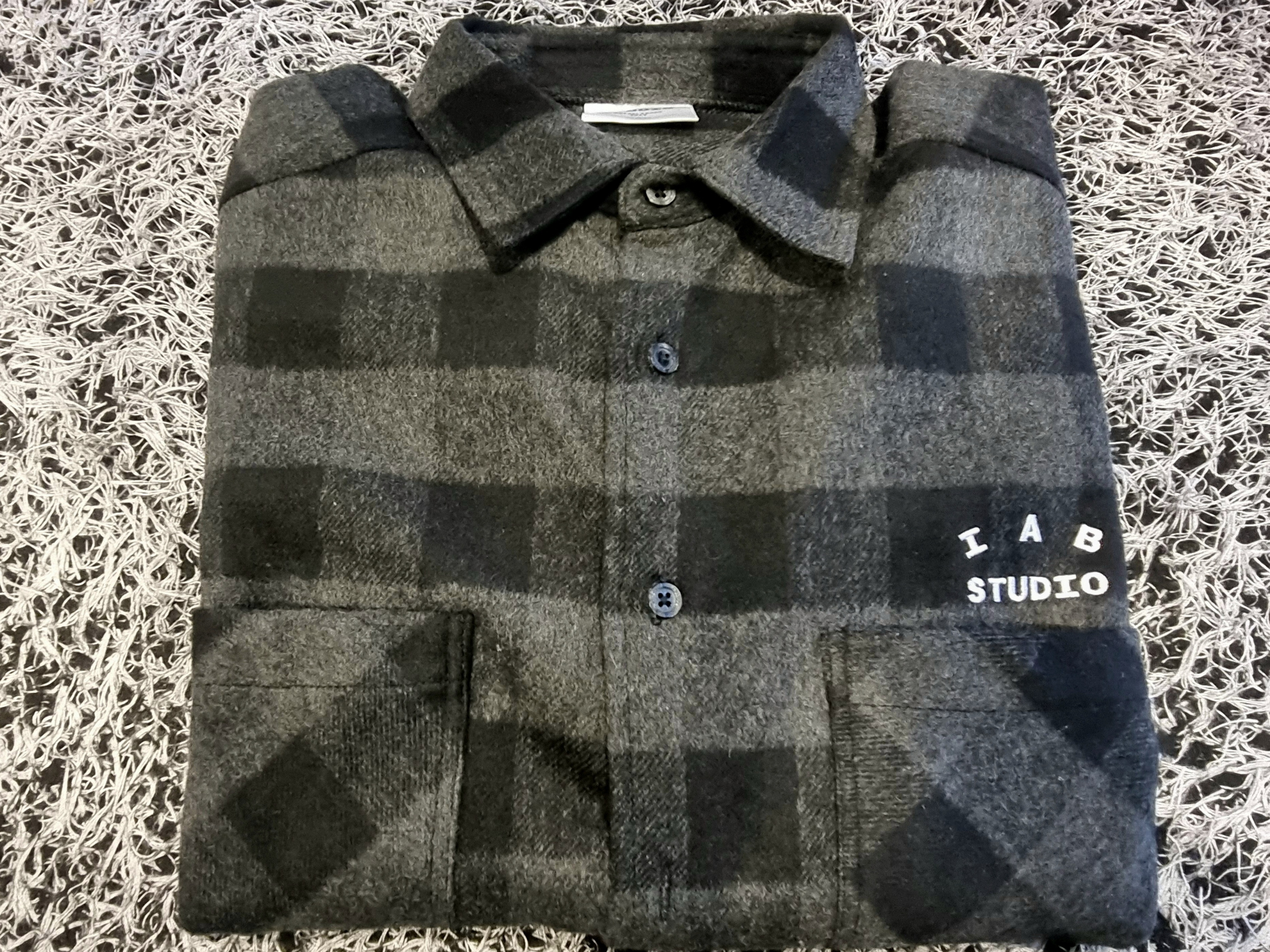 IAB Studio 2Way Full Zip-Up Gray White, IAB Studio Gingham Check Shirt Black White 착용 스타일 - 2