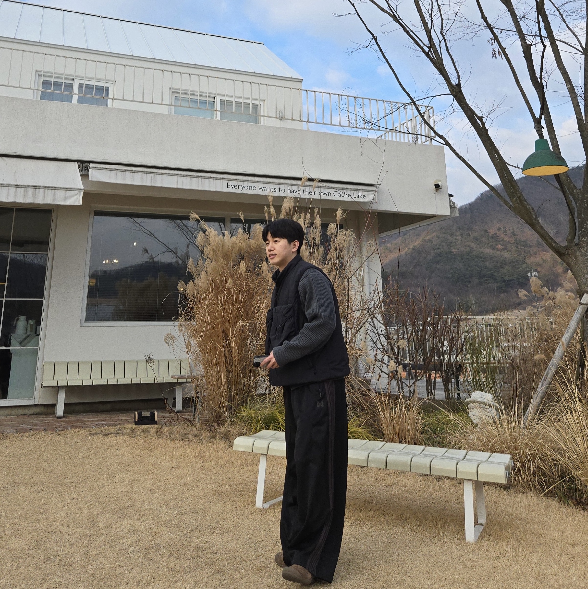 Needles H.D. Track Pants Poly Smooth Black 착용 스타일