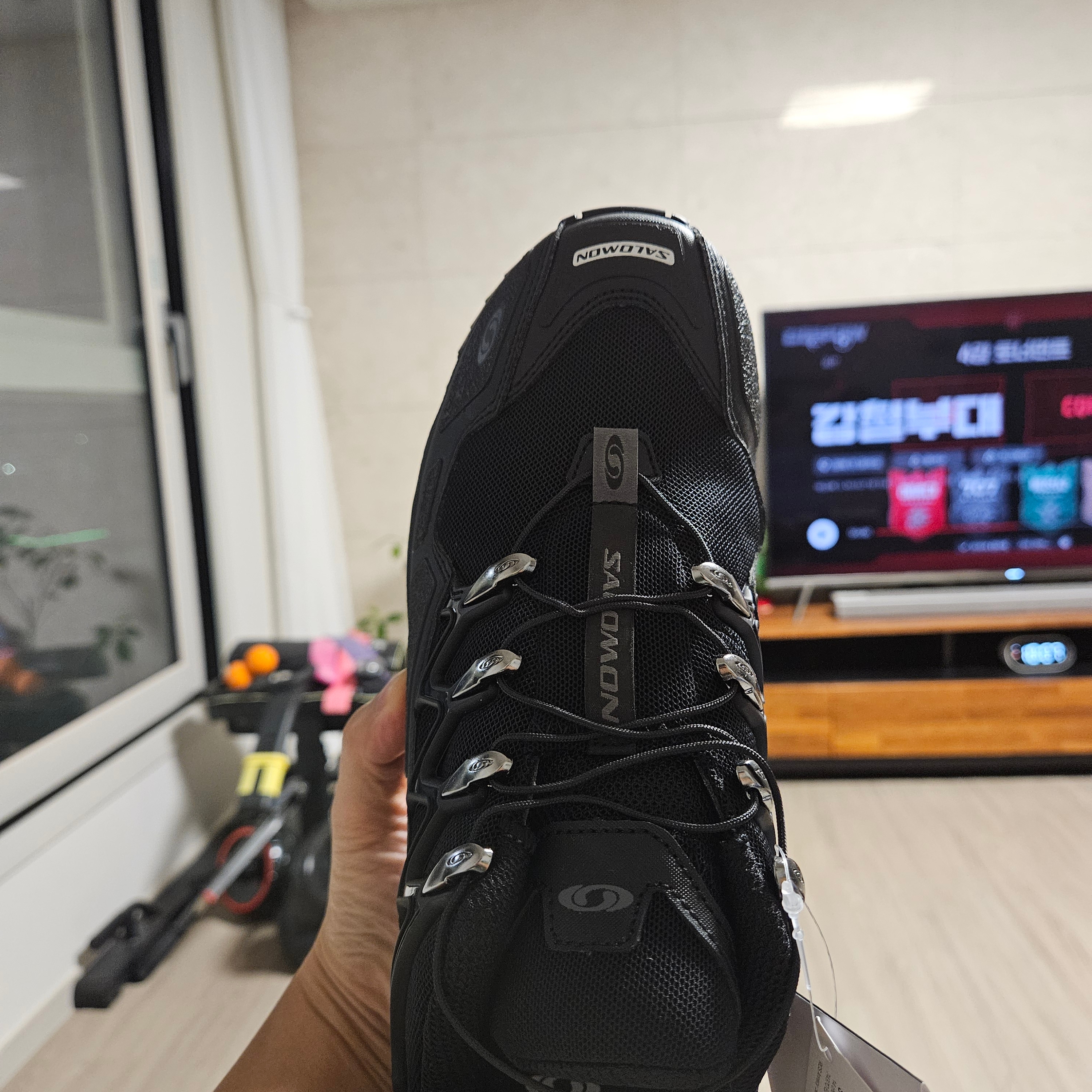 Salomon ACS + Black Silver 착용 스타일