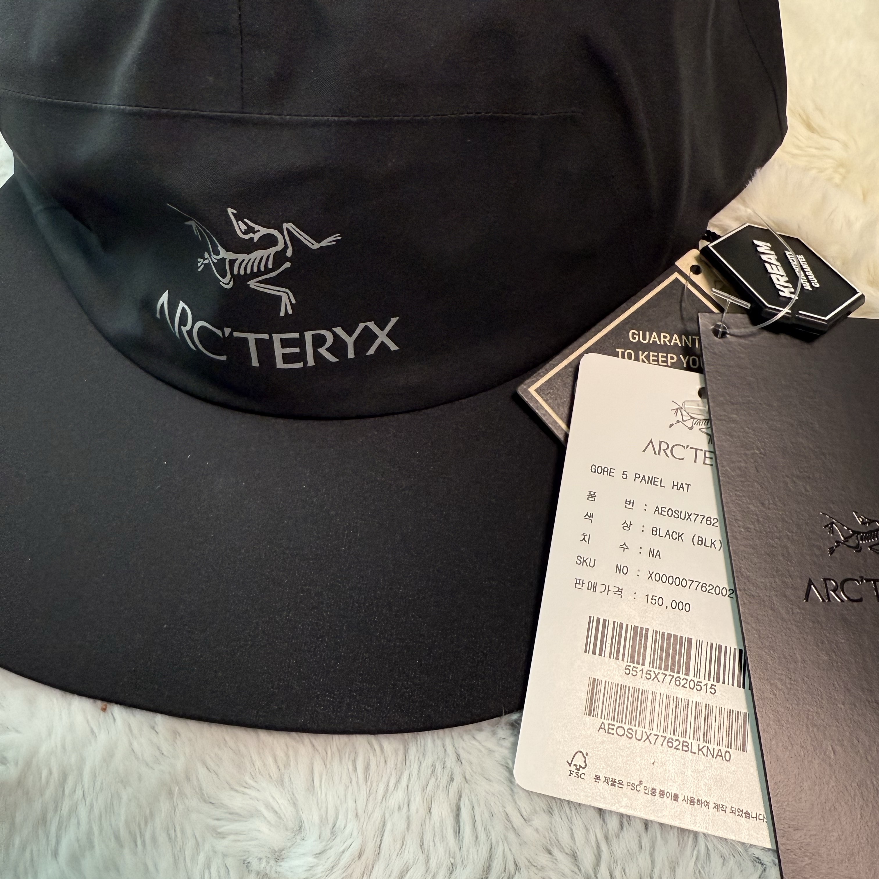 Arc'teryx Gore 5 Panel Cap Black 착용 스타일
