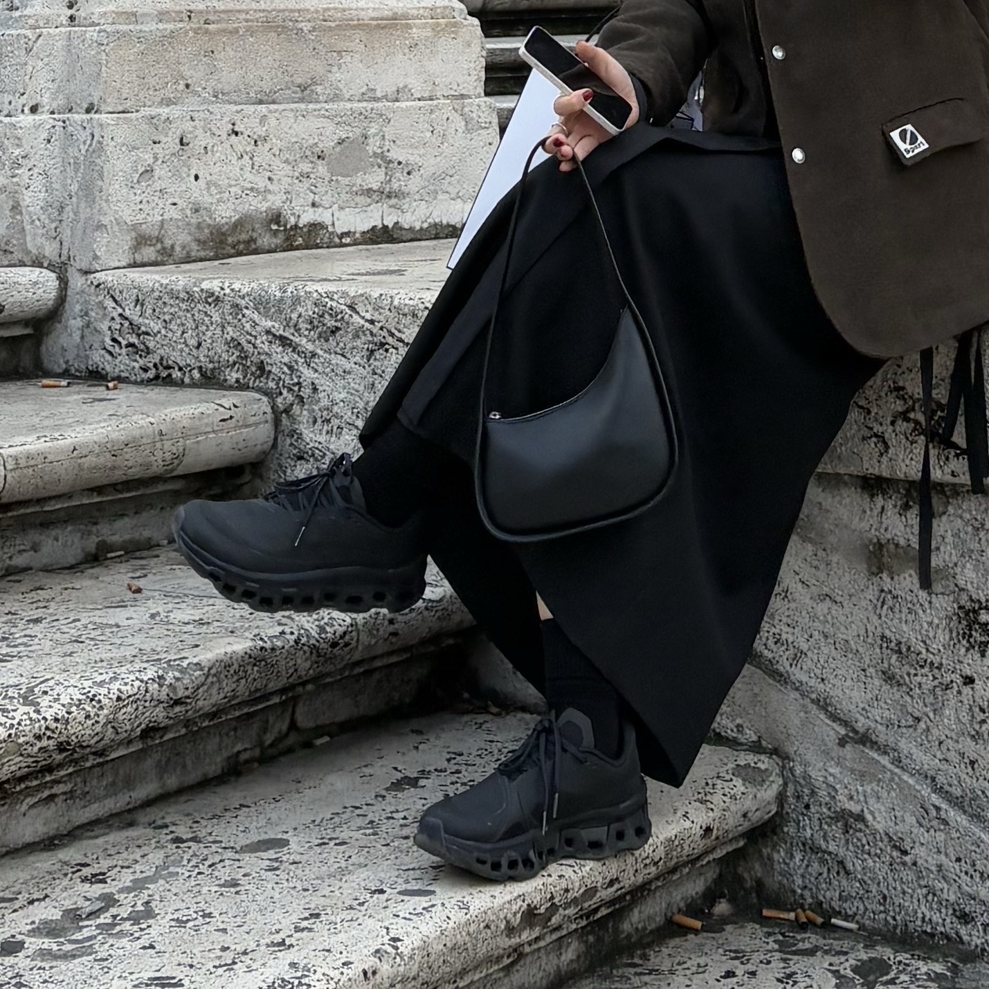 On Running x Post Archive Faction (Paf) Cloudmonster 2 Black Magnet, The Row Half Moon Bag in Smooth Calfskin Leather Black 착용 스타일 - 3