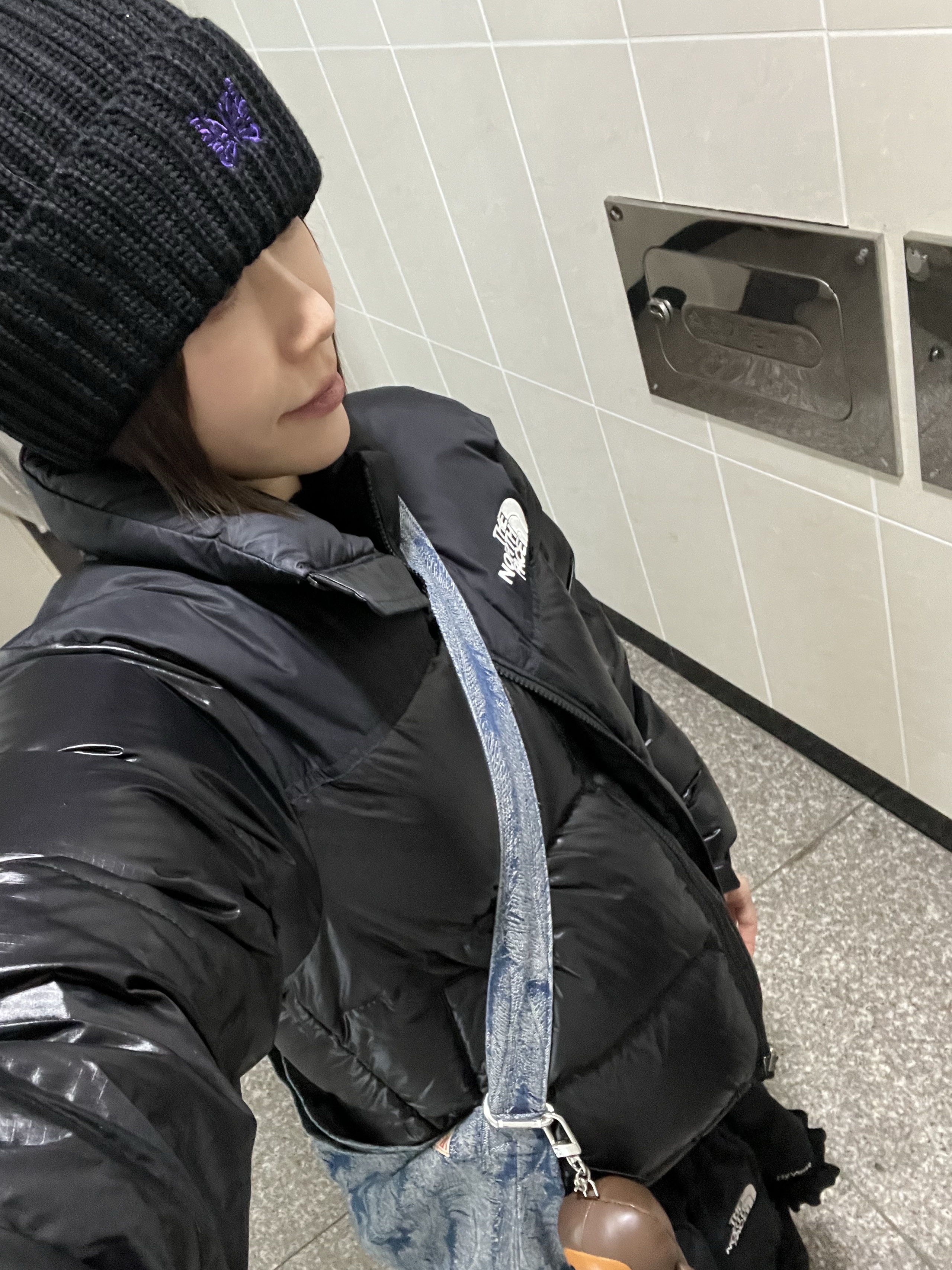 The North Face 1996 Eco Nuptse Jacket Real Black, Kapital 12 oz. Magpie Denim Medicine Bag Large Indigo Light Color 착용 스타일 - 2