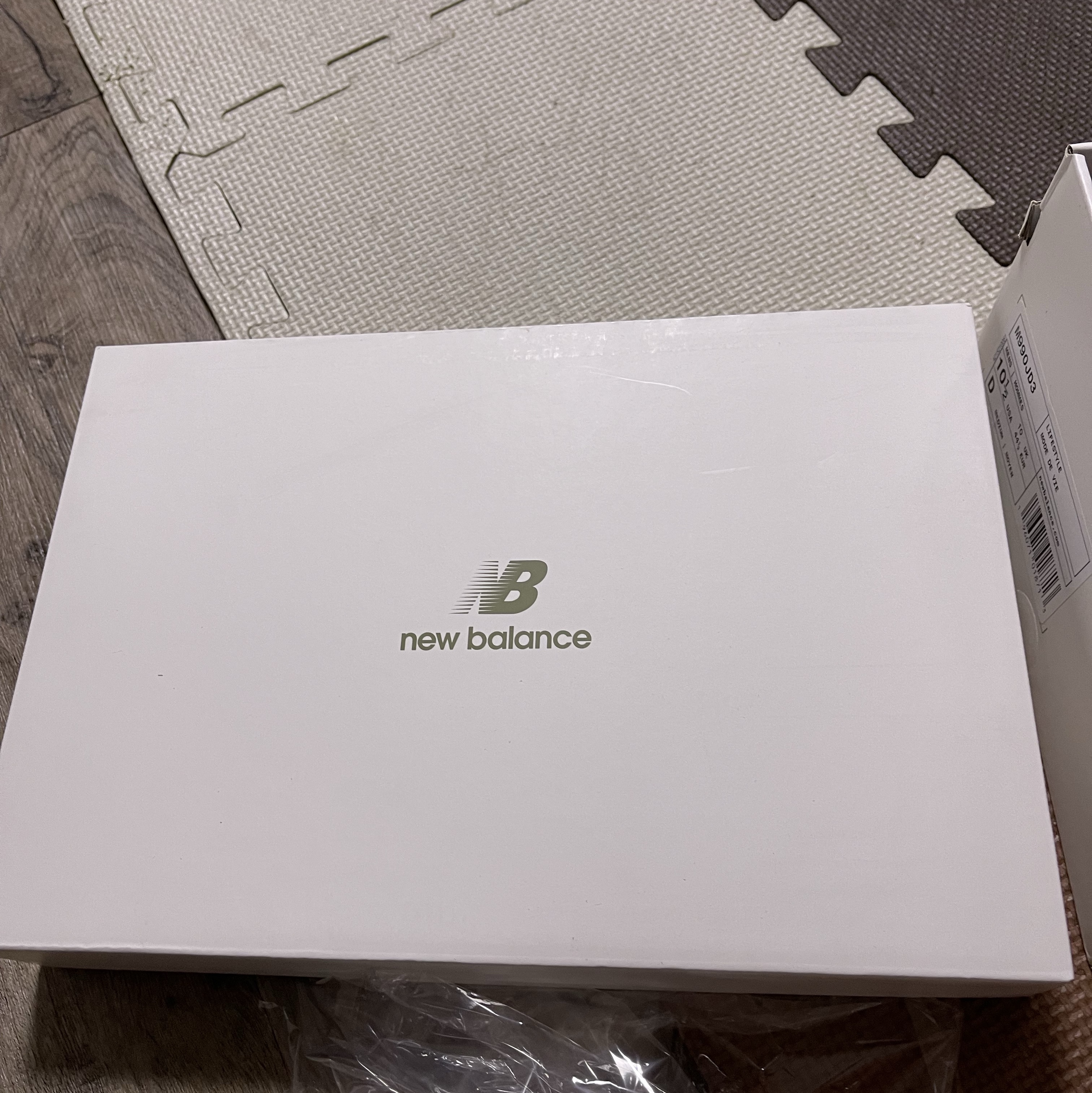 New Balance x JJJJound 990v3 Olive 착용 스타일 - 4
