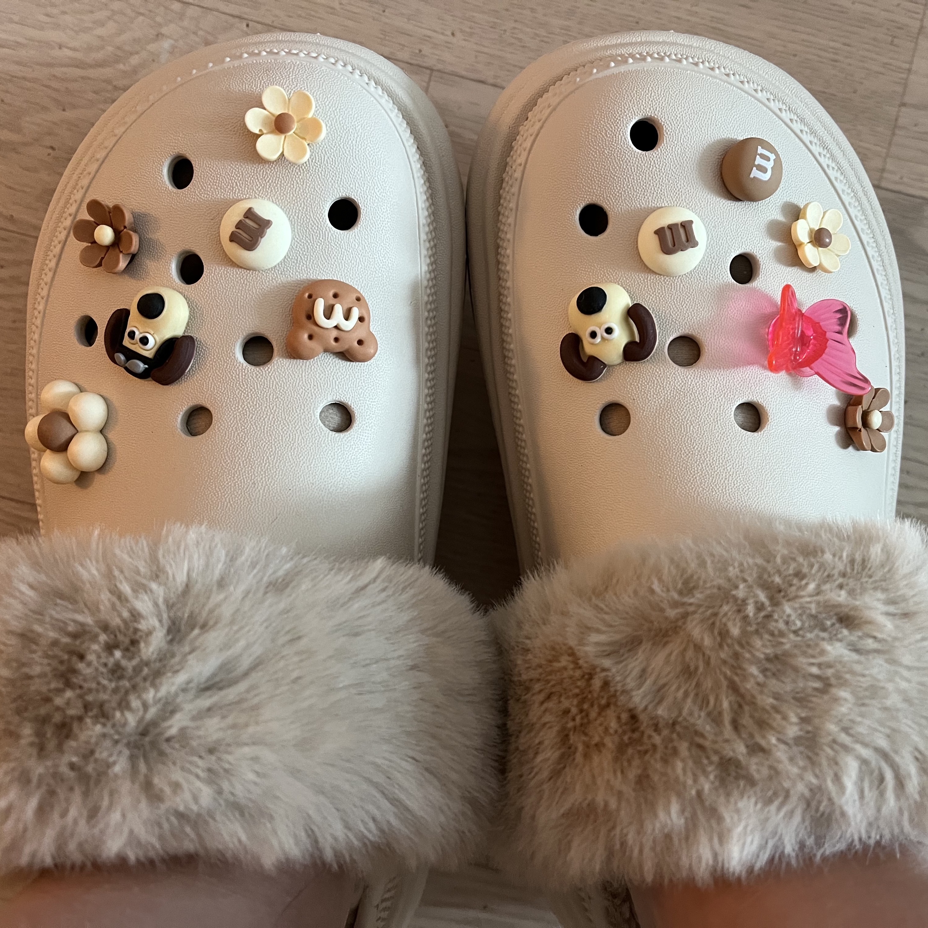 Crocs Stomp Lined Clog Stucco 착용 스타일