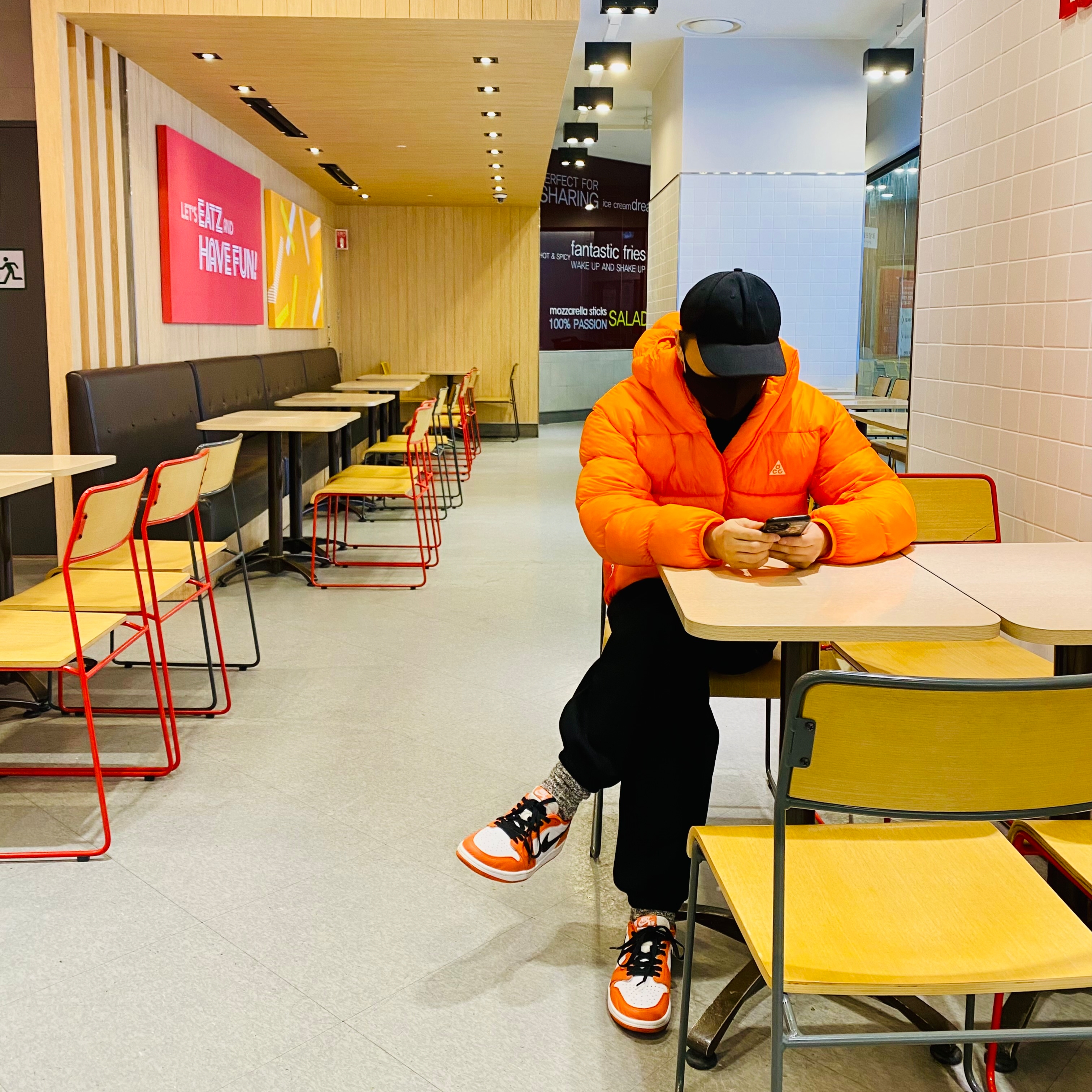 Nike ACG Therma-Fit ADV Lunar Lake Puffer Jacket Safety Orange - Asia, Jordan 1 Low OG Starfish 착용 스타일 - 1