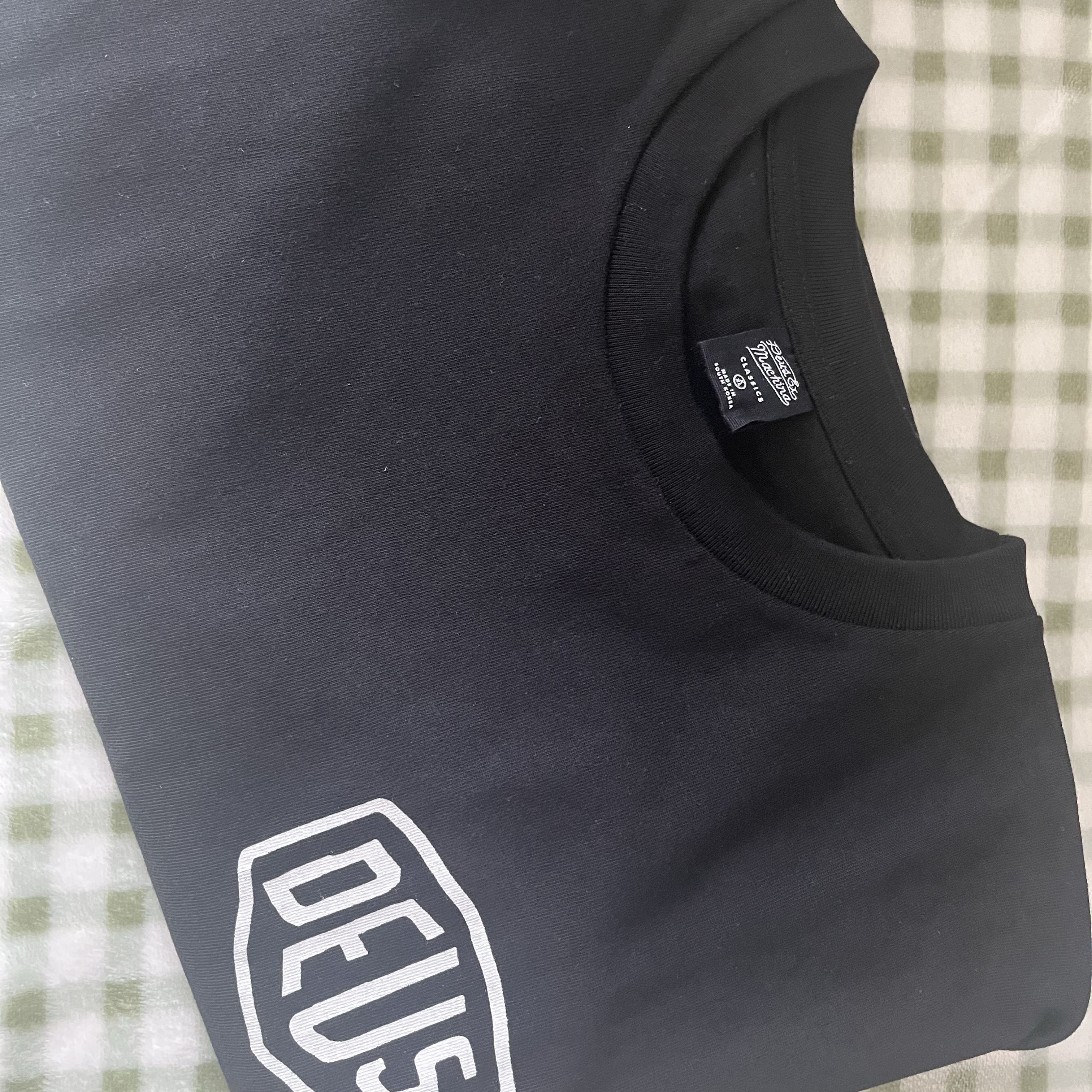 Deus Ex Machina Seoul College Long Sleeve T-Shirt Black 착용 스타일