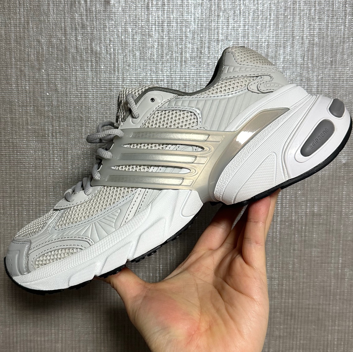 Adidas Originals Adistar XLG SMU Silver Black 착용 스타일 - 2