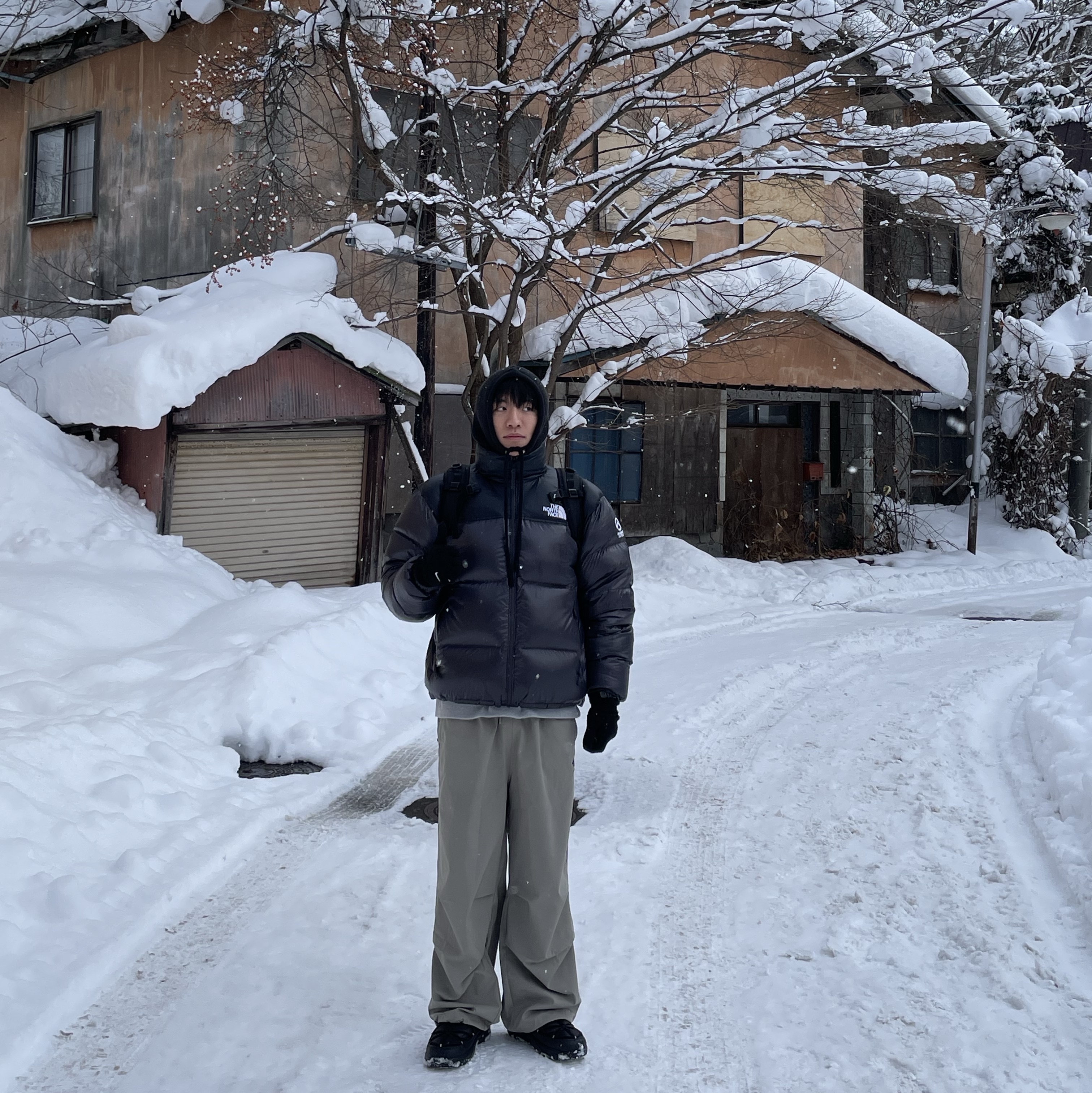 Supreme Backpack Black - 18FW, The North Face Quantum Nuptse RDS Down Jacket Silver Gray 착용 스타일 - 3