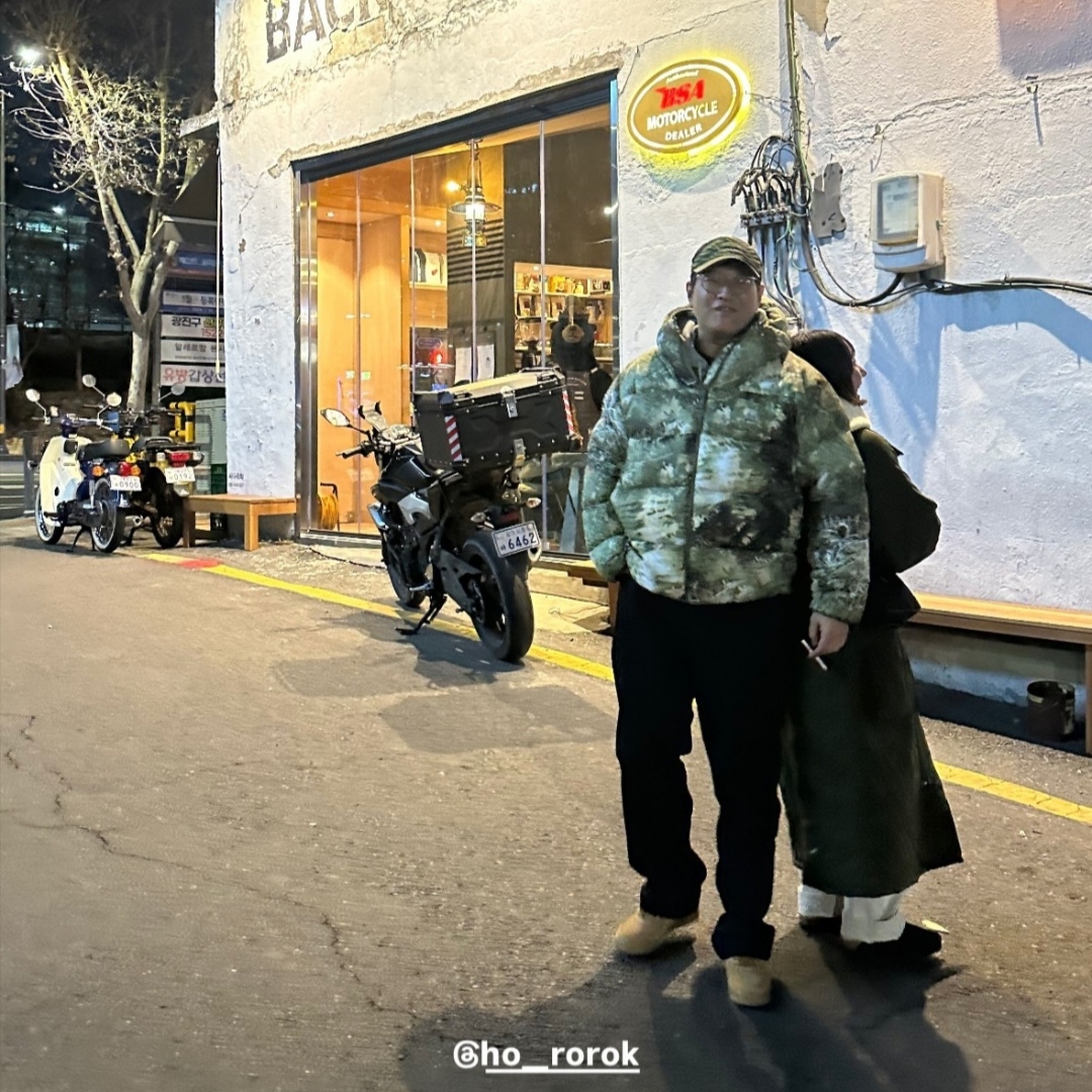 Nike ACG Therma-Fit ADV Lunar Lake Puffer Loose Hooded Jacket Oil Green Medium Olive - Asia 착용 스타일 - 1