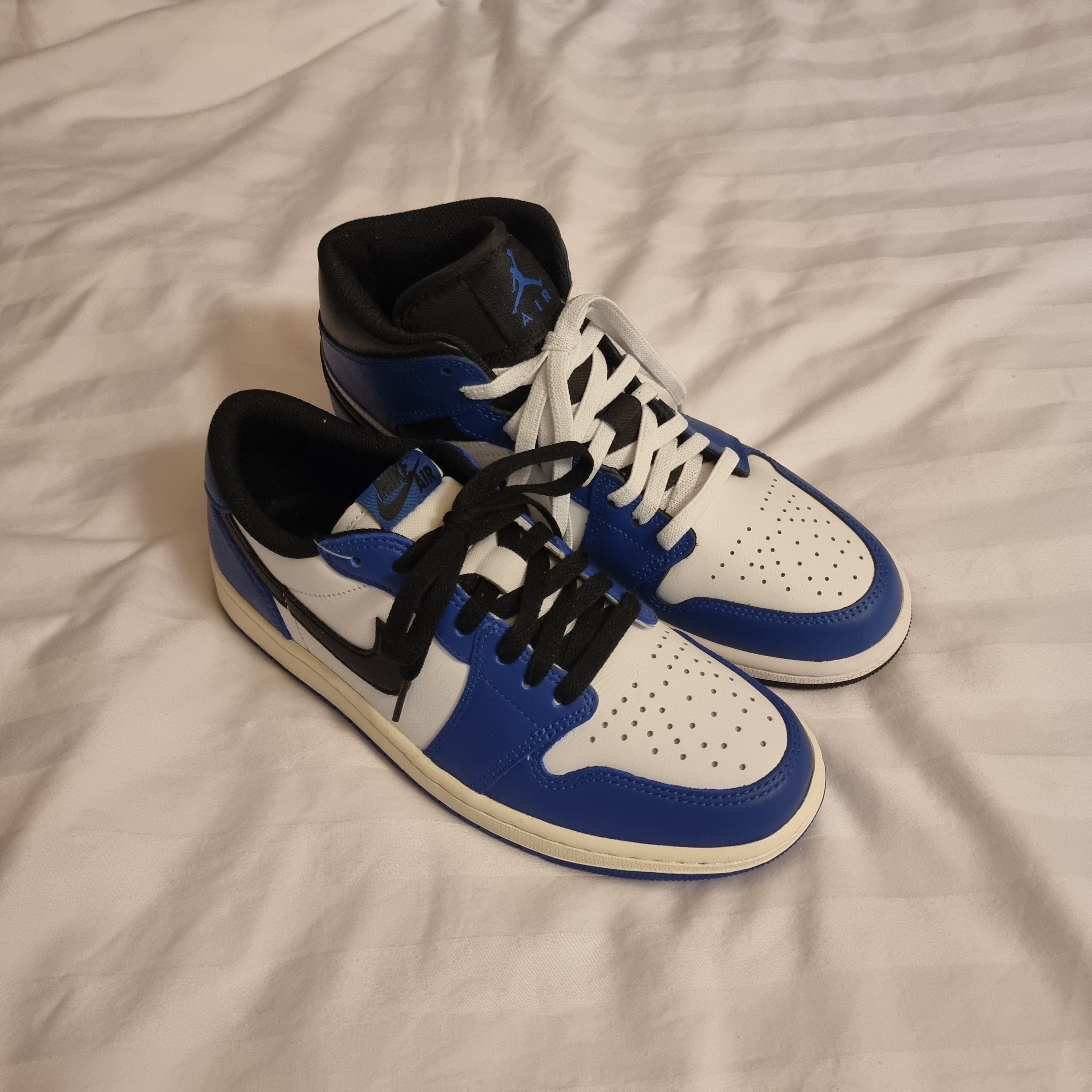 Jordan 1 Retro Low OG Game Royal, Jordan 1 Mid Game Royal White 착용 스타일 - 1
