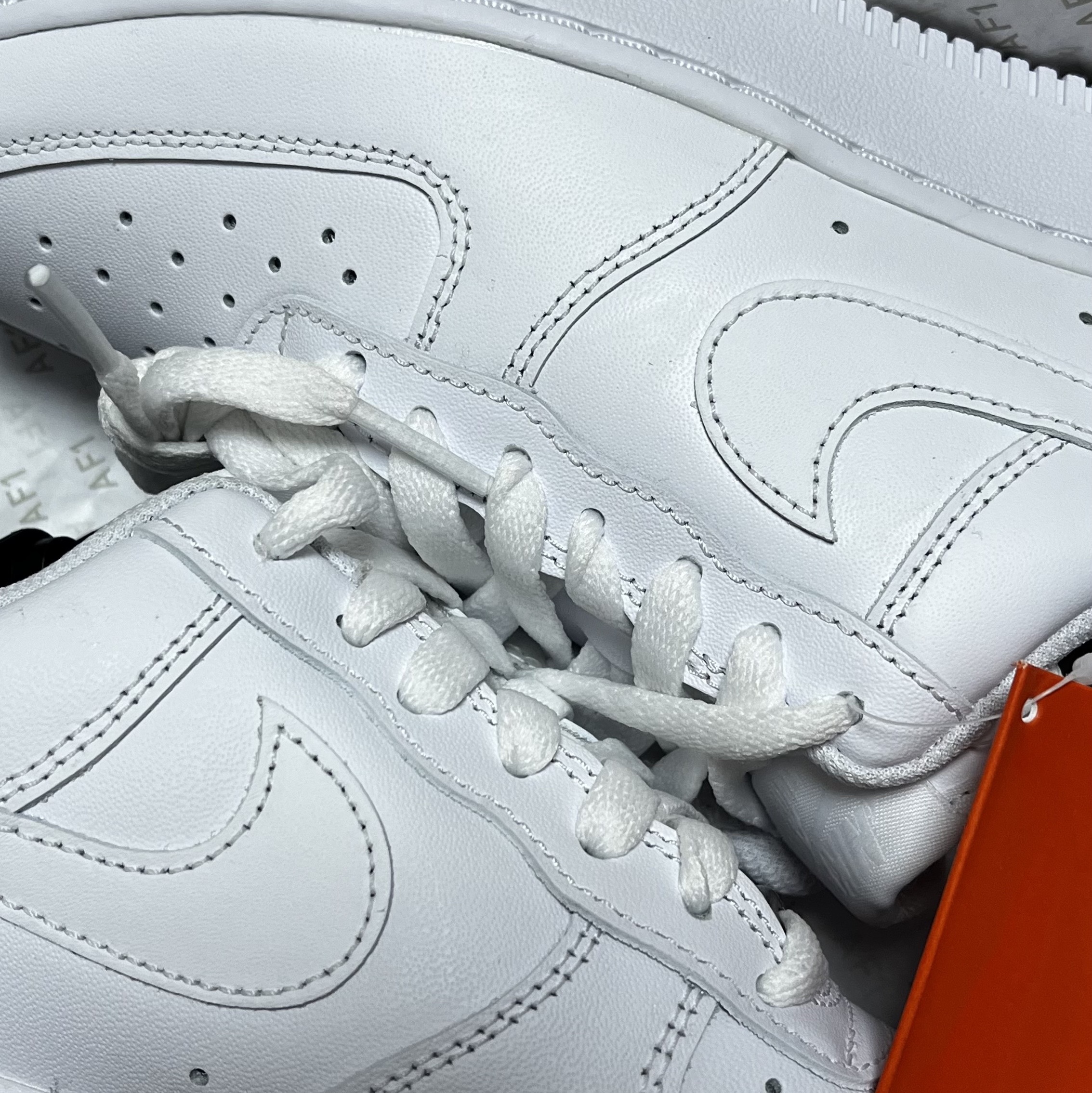 (W) Nike Air Force 1 '07 Low White 착용 스타일 - 1