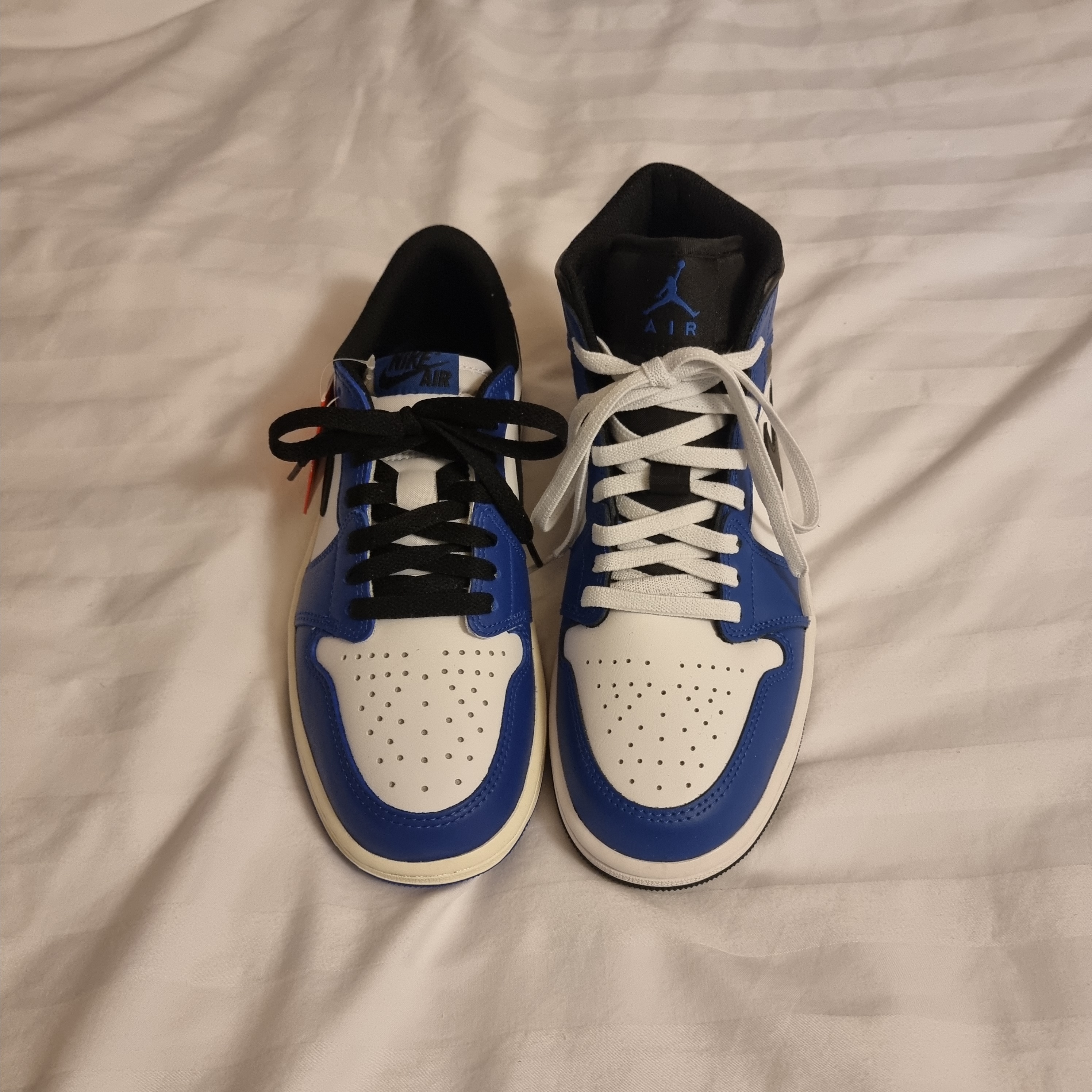 Jordan 1 Retro Low OG Game Royal, Jordan 1 Mid Game Royal White 착용 스타일 - 2