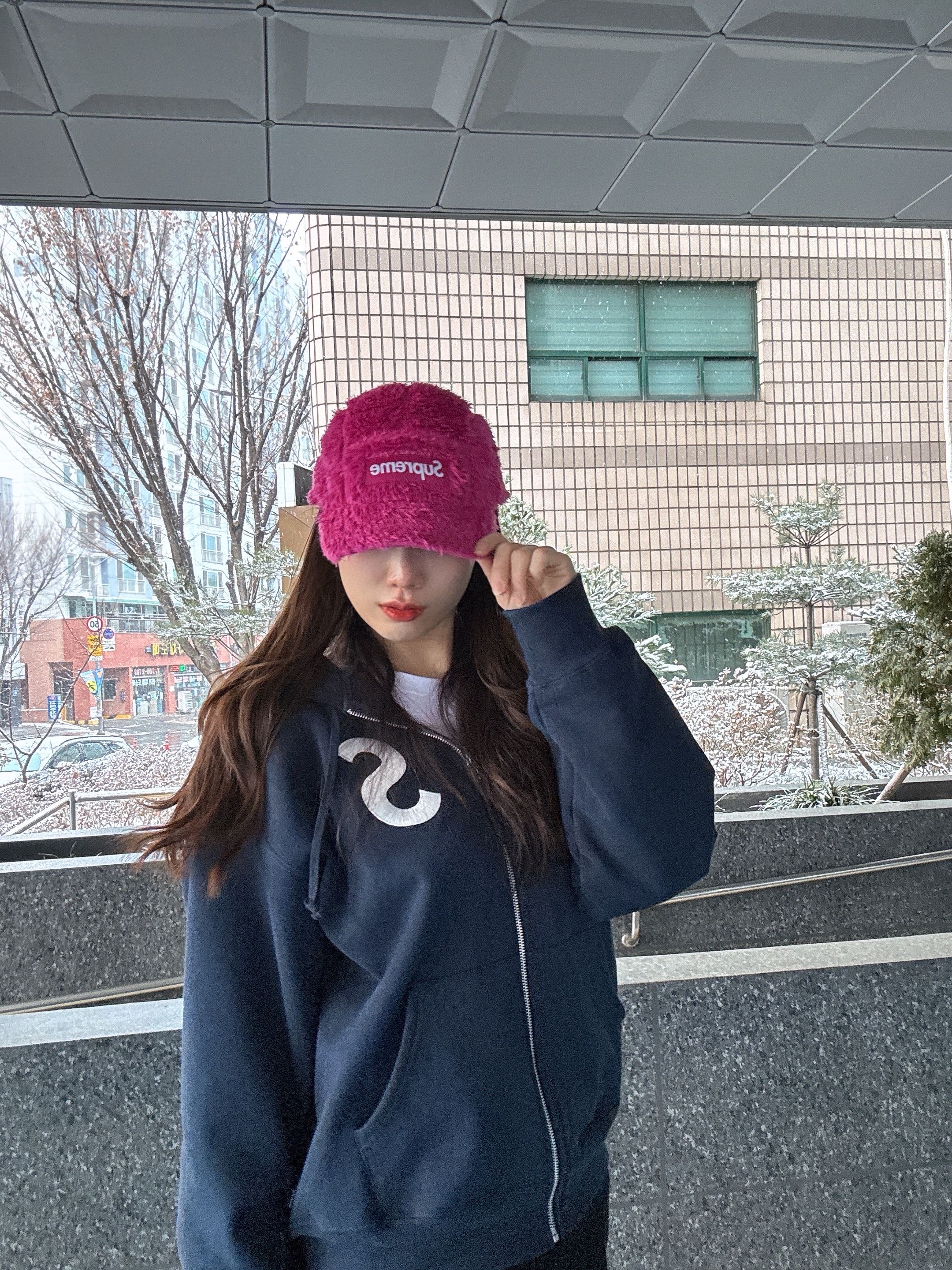 Supreme Fuzzy Camp Cap Pink - 24FW, Supreme S Logo Zip Up Hooded Sweatshirt Navy - 24FW 착용 스타일