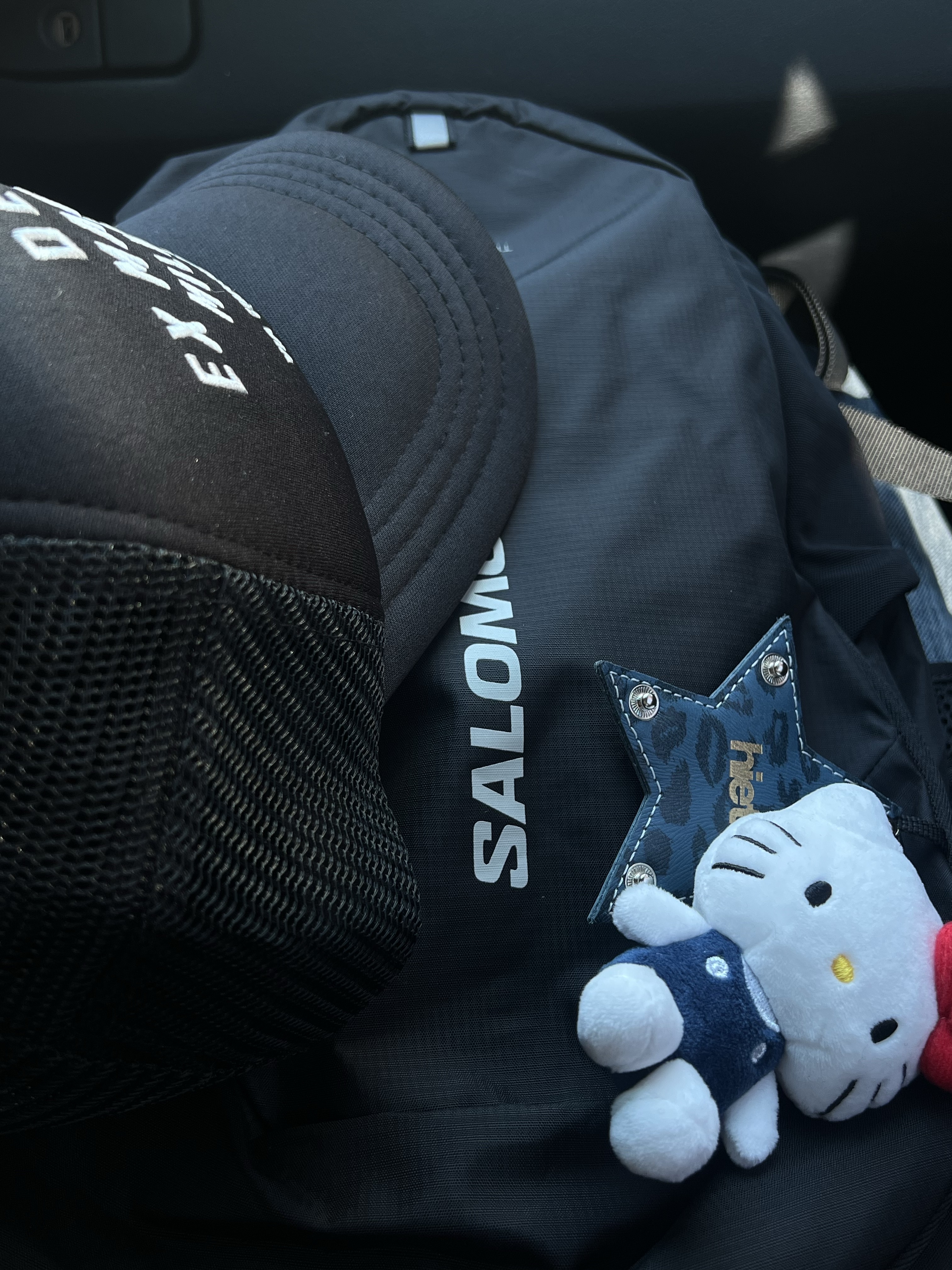Sanrio Hello Kitty Mini Mascot Holder 착용 스타일