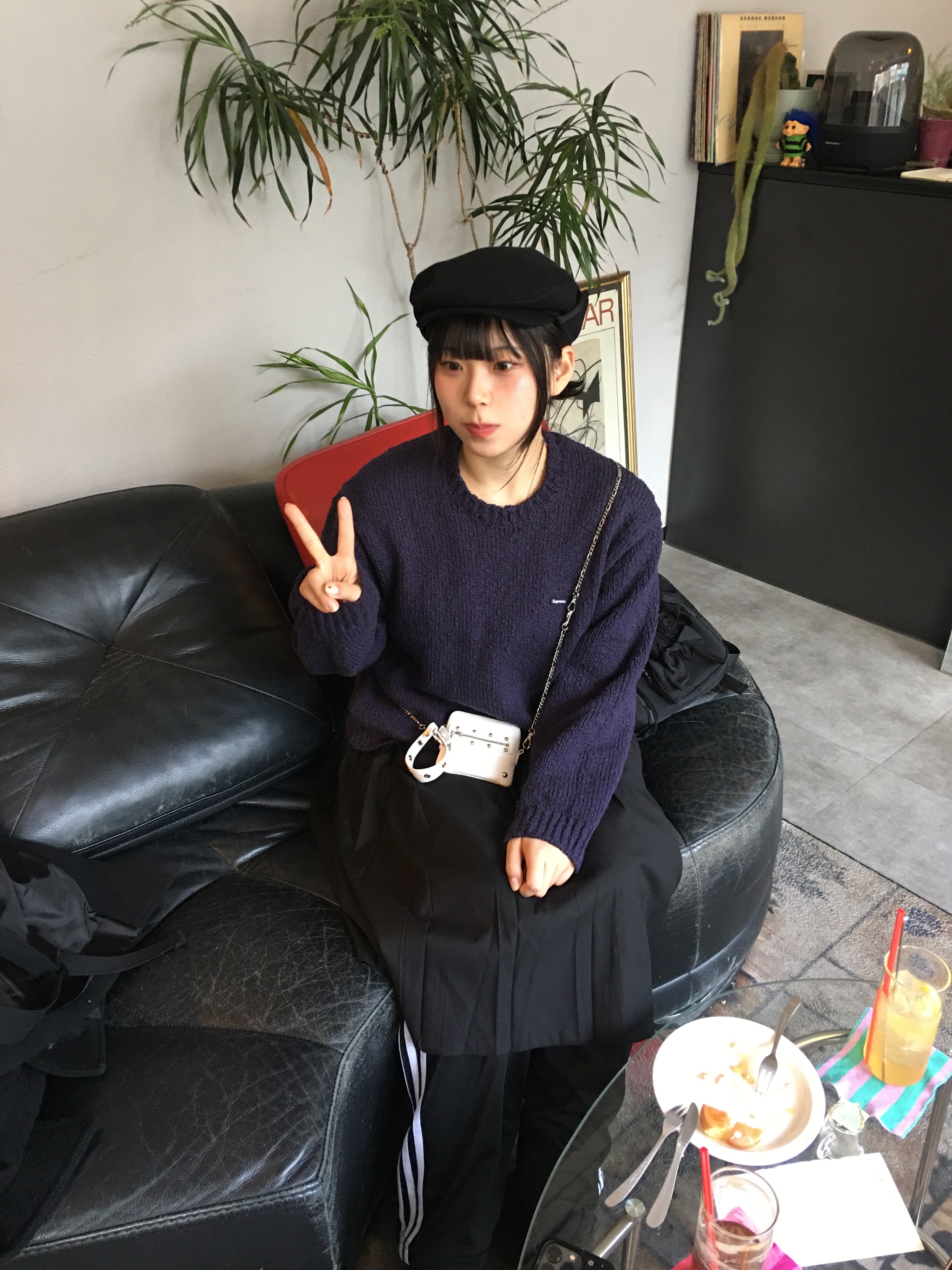(W) Adidas Originals Firebird Loose Track Pants Black - KR Sizing, Supreme Boucle Small Box Sweater Navy - 24SS 착용 스타일 - 1
