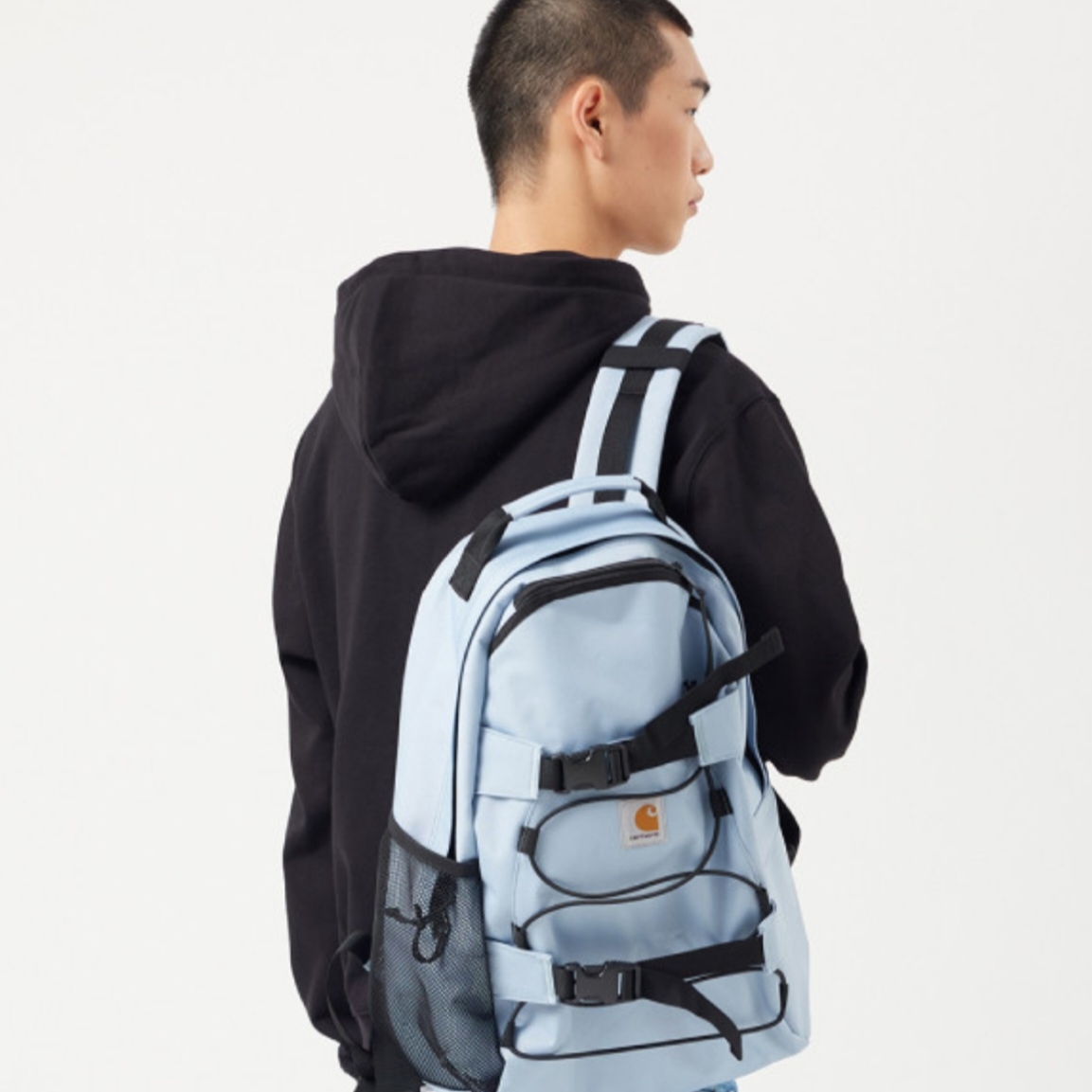 Carhartt WIP Kickflip Backpack Misty Sky 착용 스타일