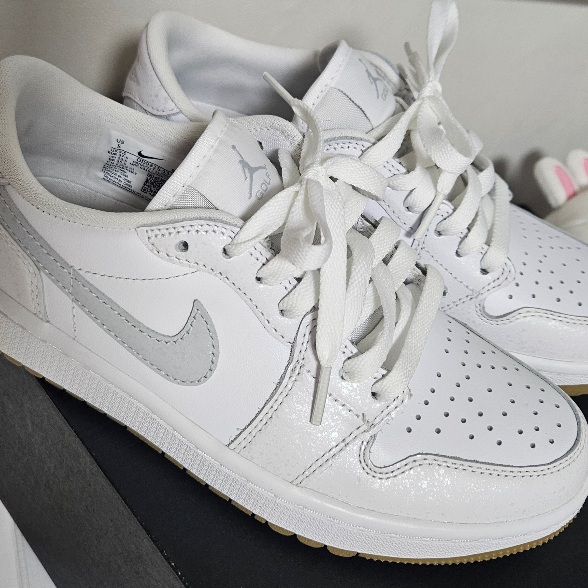 Jordan 1 Retro Low Golf White Pure Platinum 착용 스타일