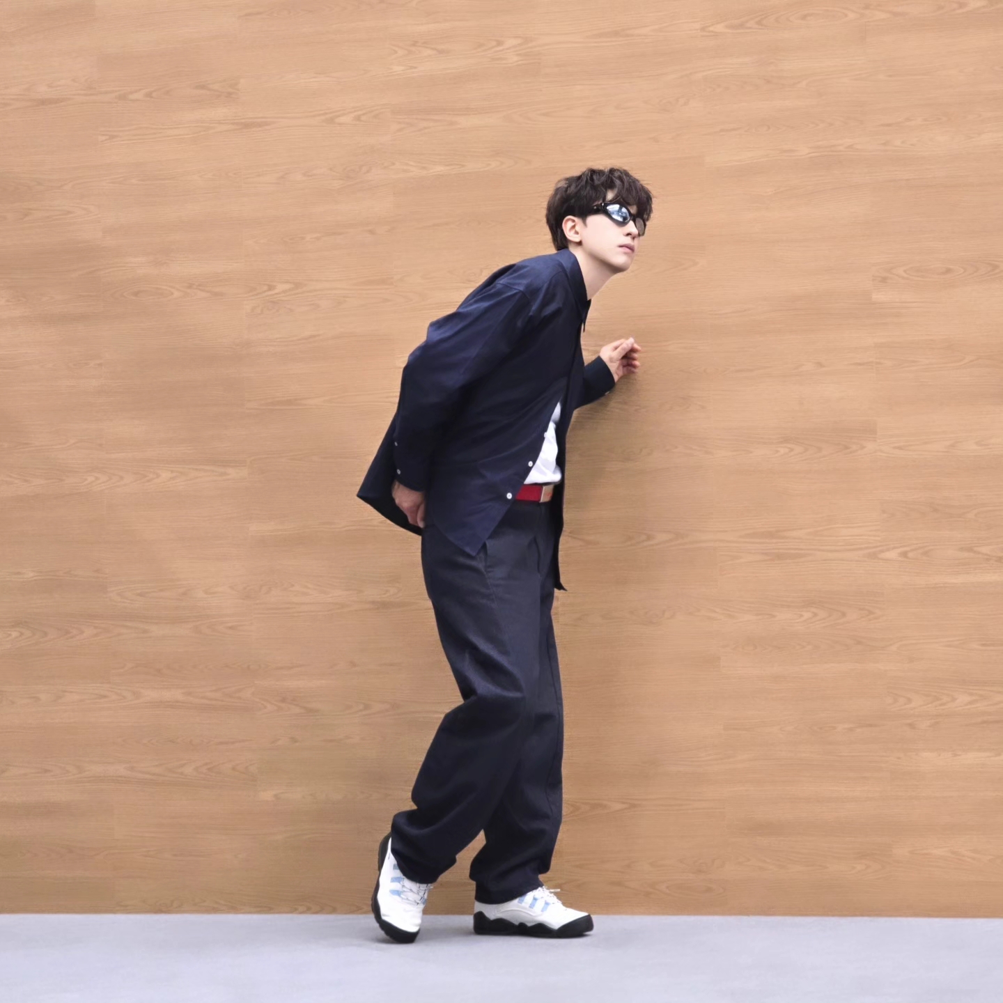 True Religion Hustle Webbing Belt Red, Nike x Supreme SB Darwin Low White 착용 스타일 - 1