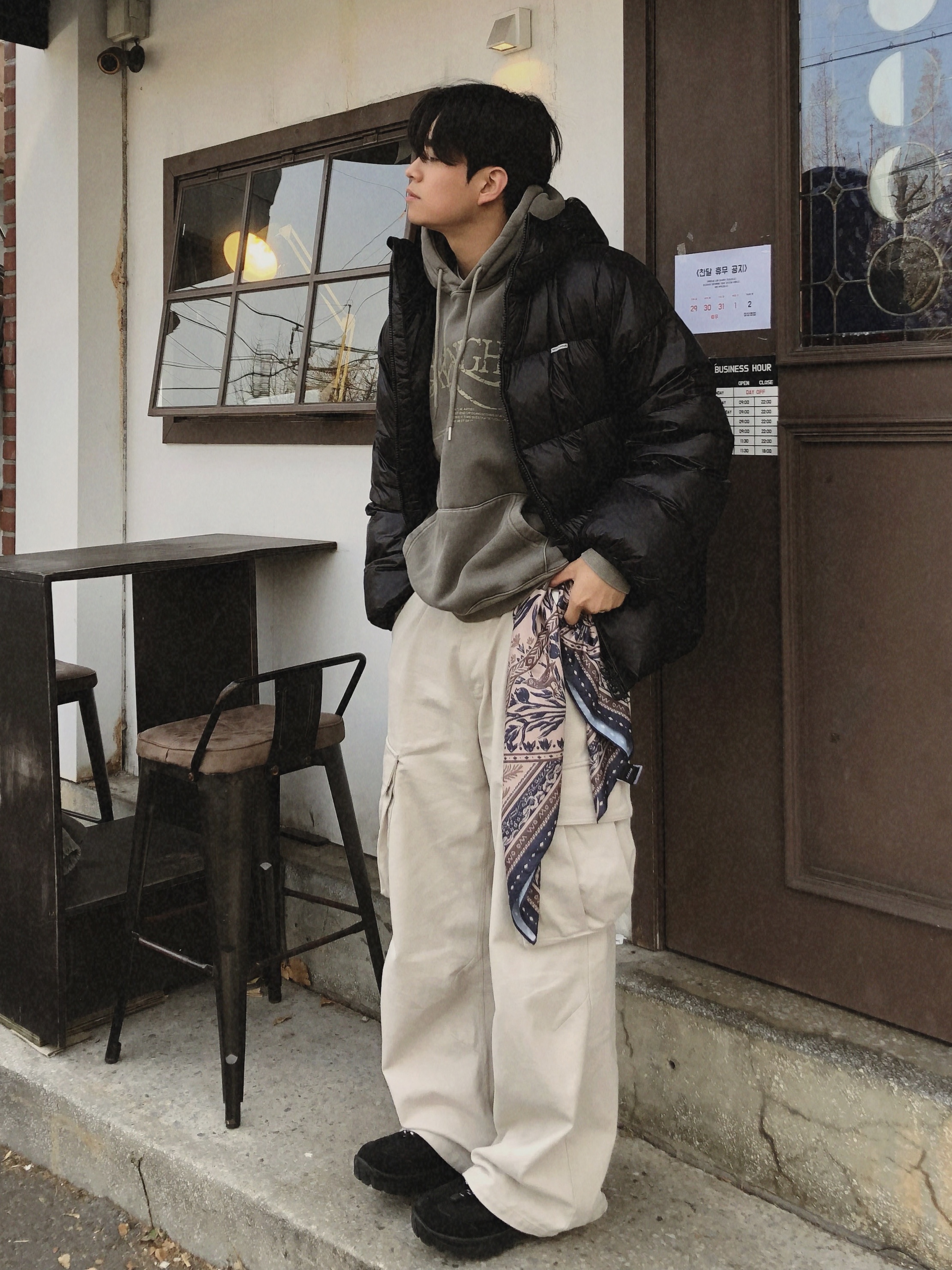 Thevinylhouse Hooded Duck Down Jacket Black 착용 스타일 - 1