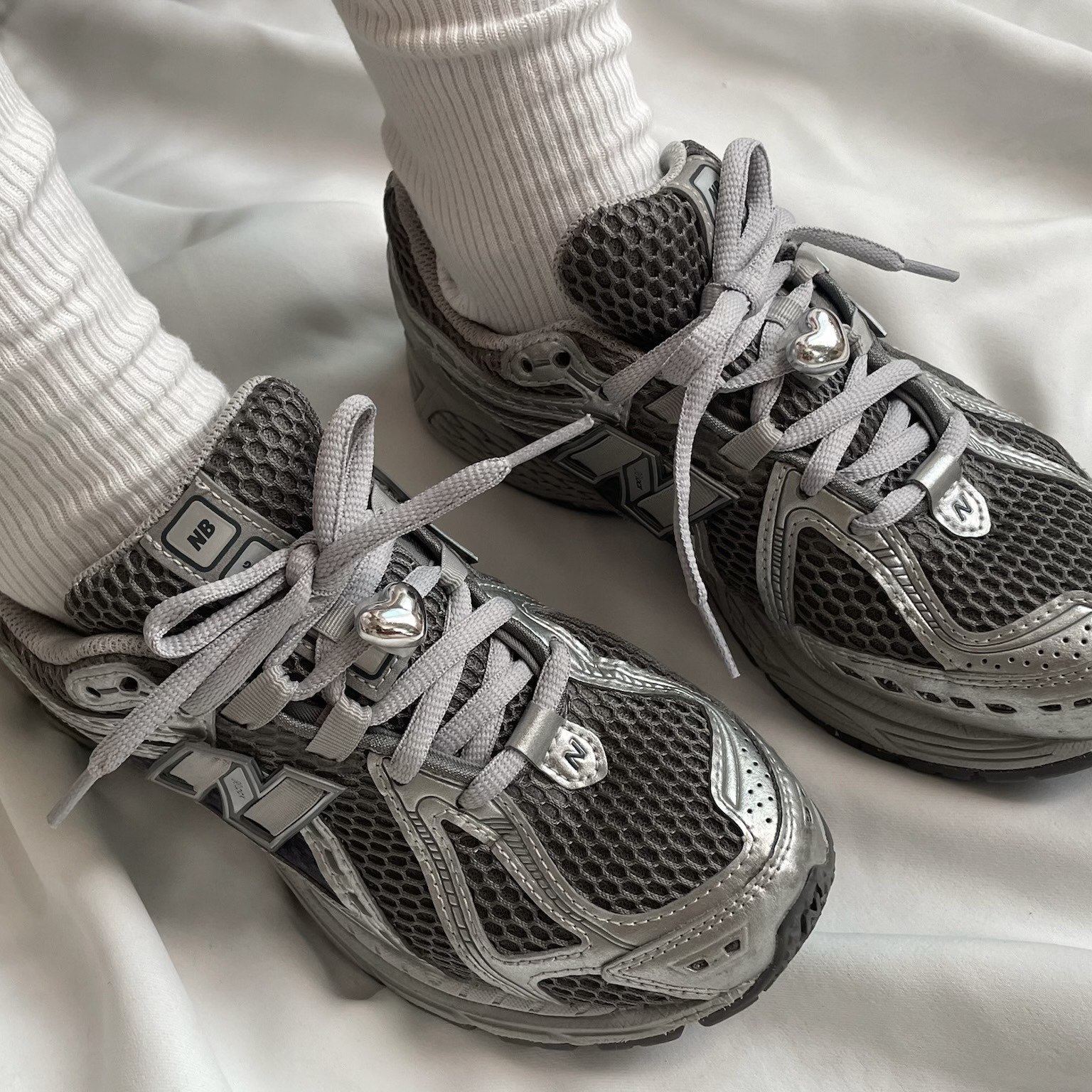 New Balance 1906R Harbor Grey Silver Metalic 착용 스타일 - 3