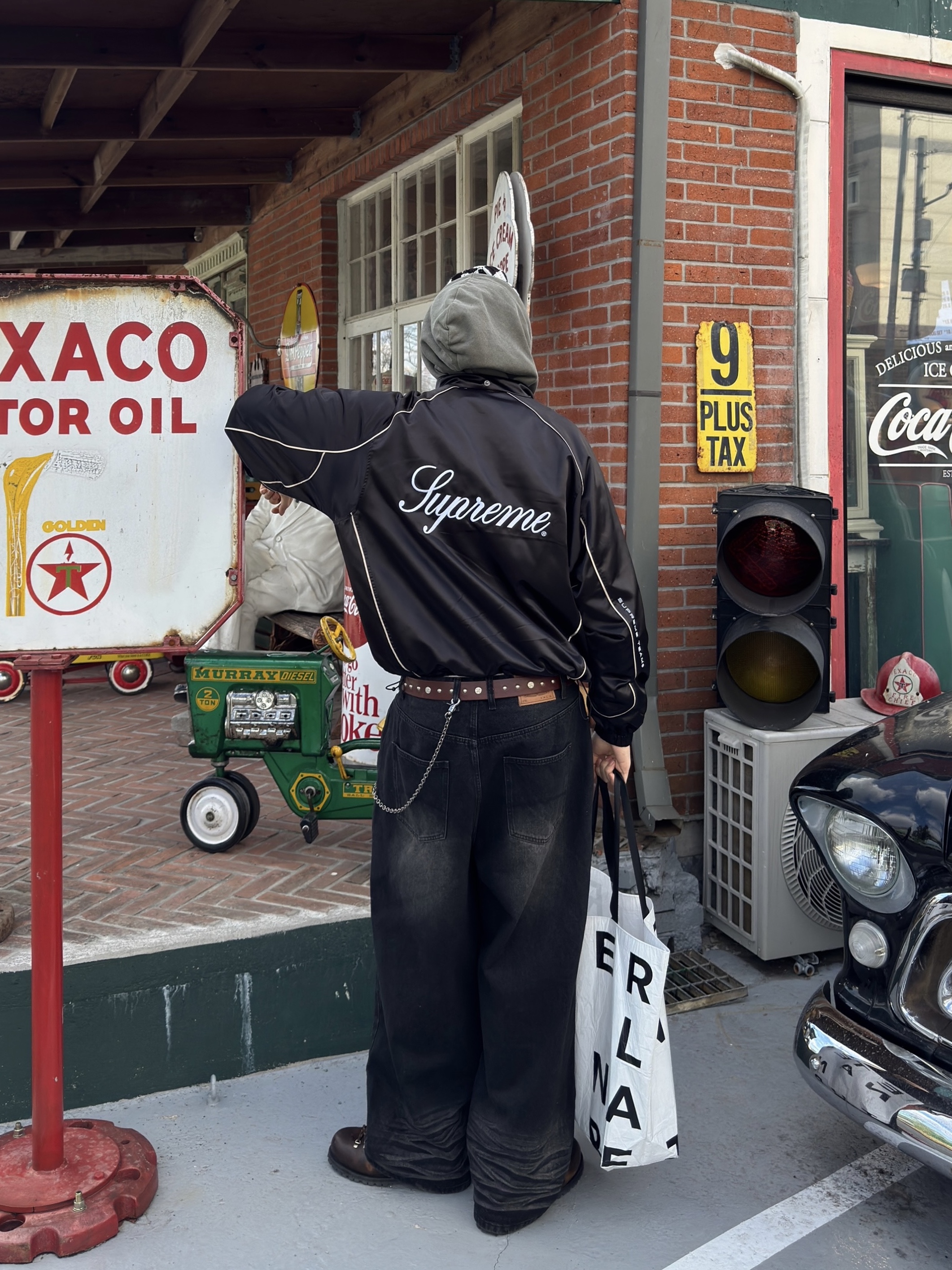 Supreme Satin Hooded Track Jacket Black - 24SS 착용 스타일 - 1