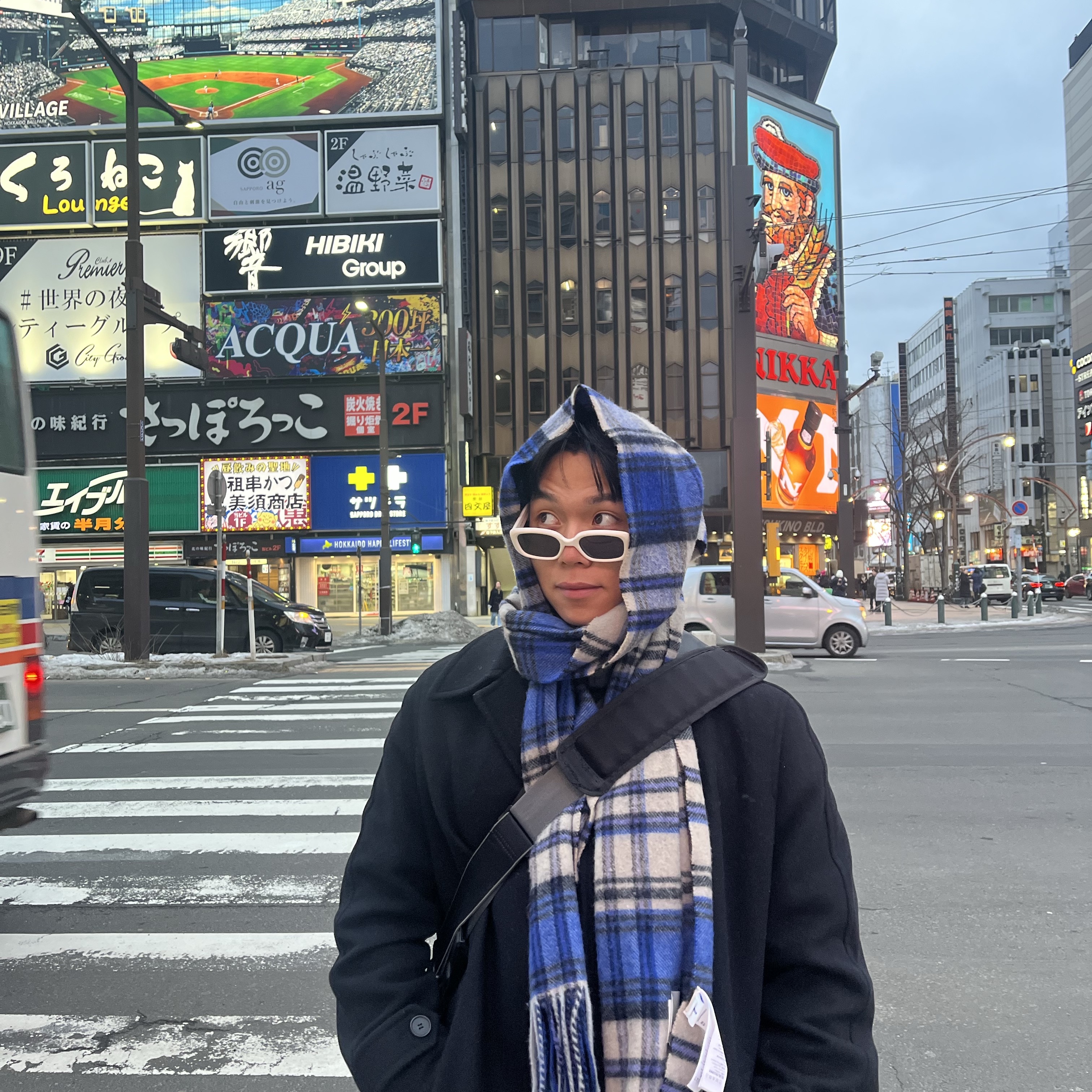Ader Error Revint Plaid Muffler Z-Blue 착용 스타일 - 3
